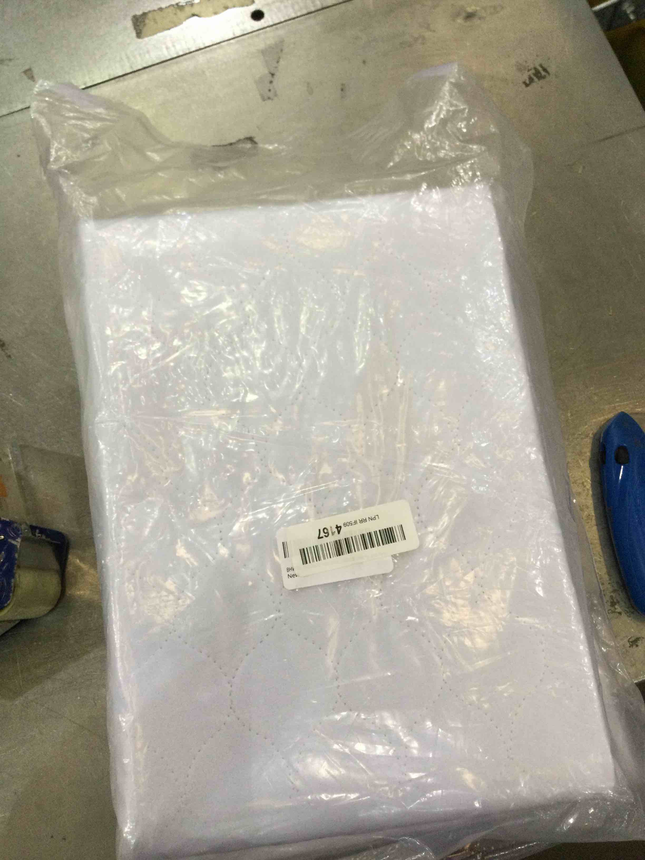 https://s3.amazonaws.com/lotting-images-prod/BargainHunt/EXS01317587_1711043053144.jpeg