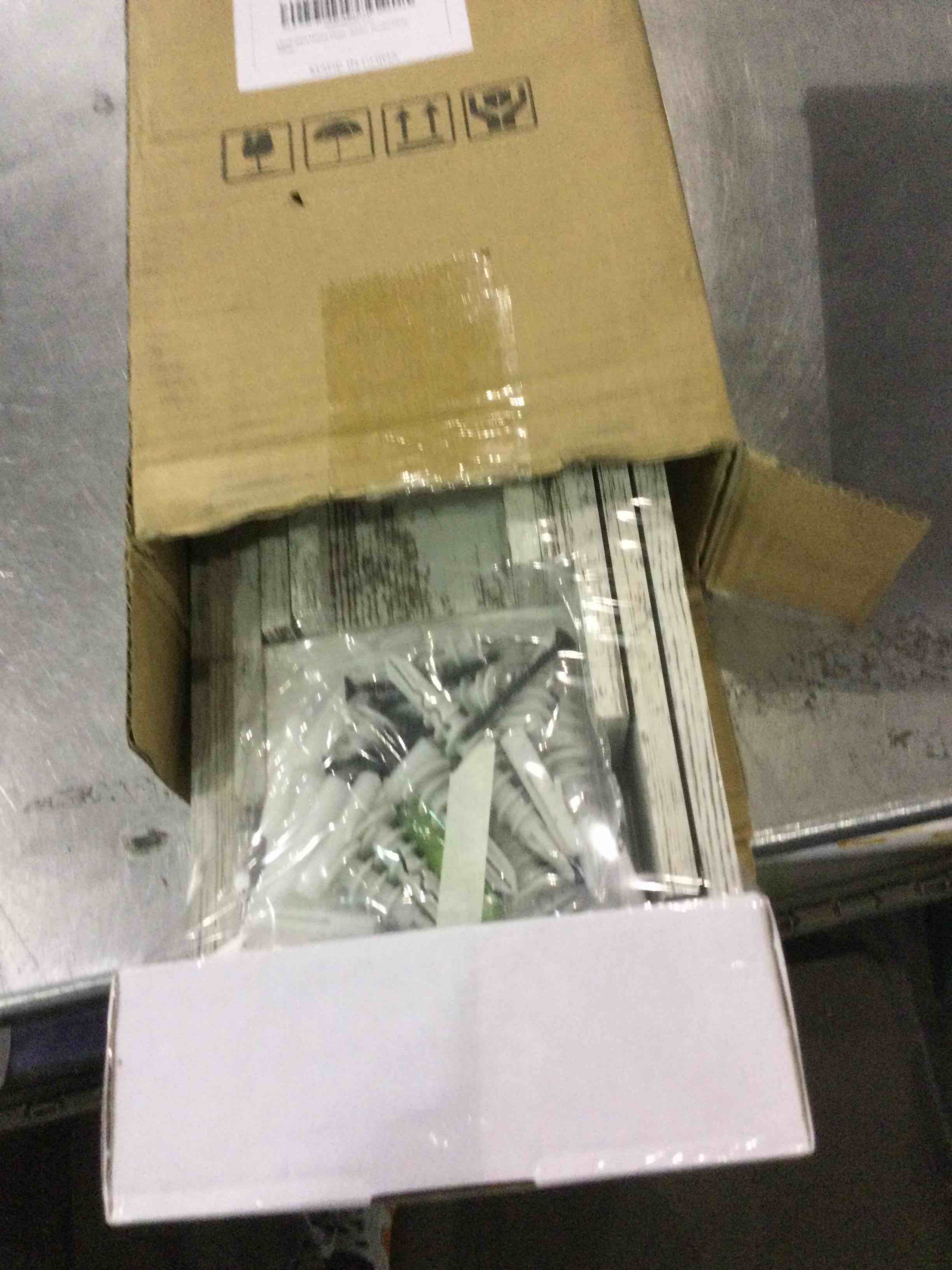 https://s3.amazonaws.com/lotting-images-prod/BargainHunt/EXS01317659_1711108705154.jpeg