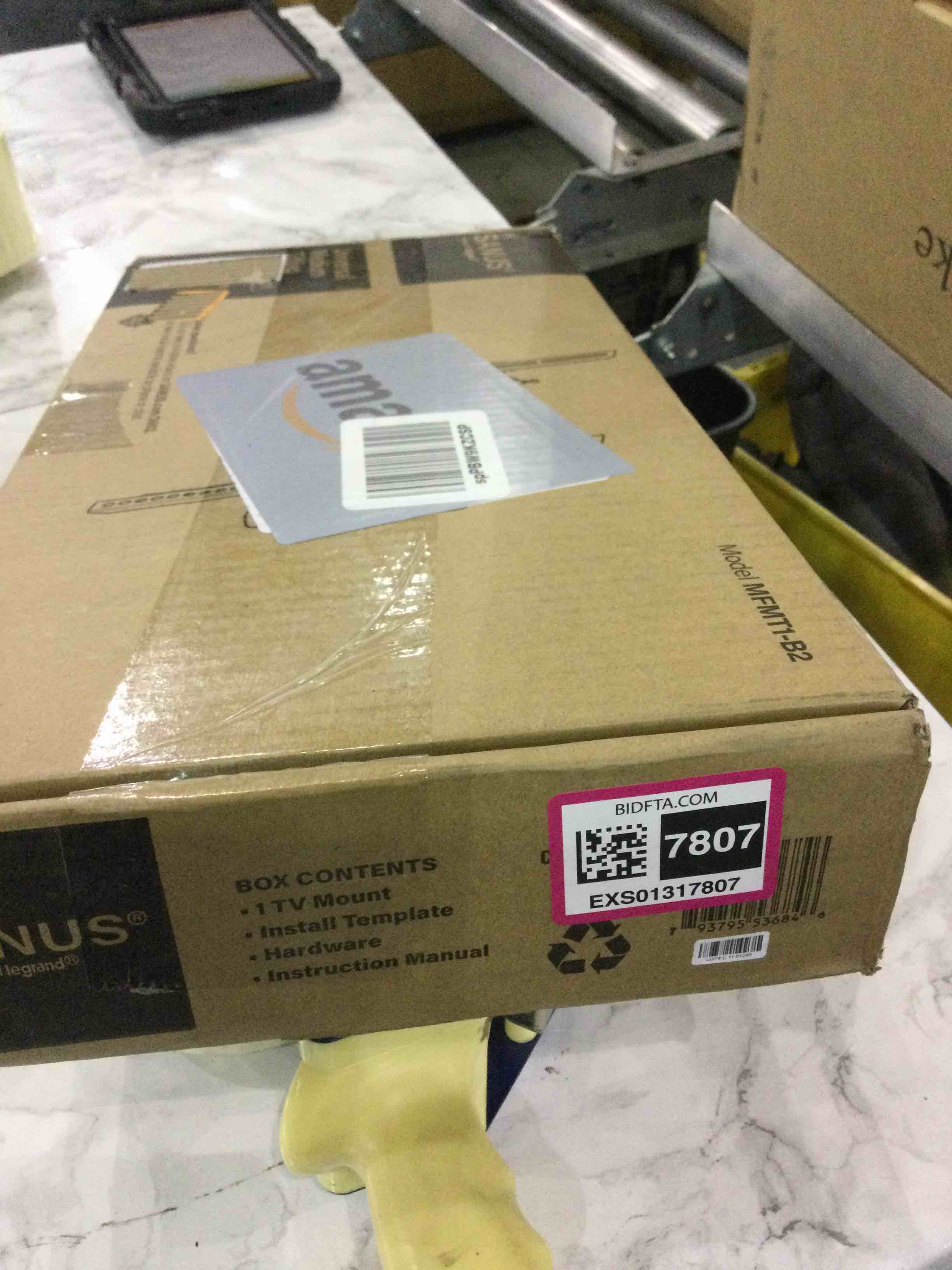 https://s3.amazonaws.com/lotting-images-prod/BargainHunt/EXS01317807_1711365511639.jpeg