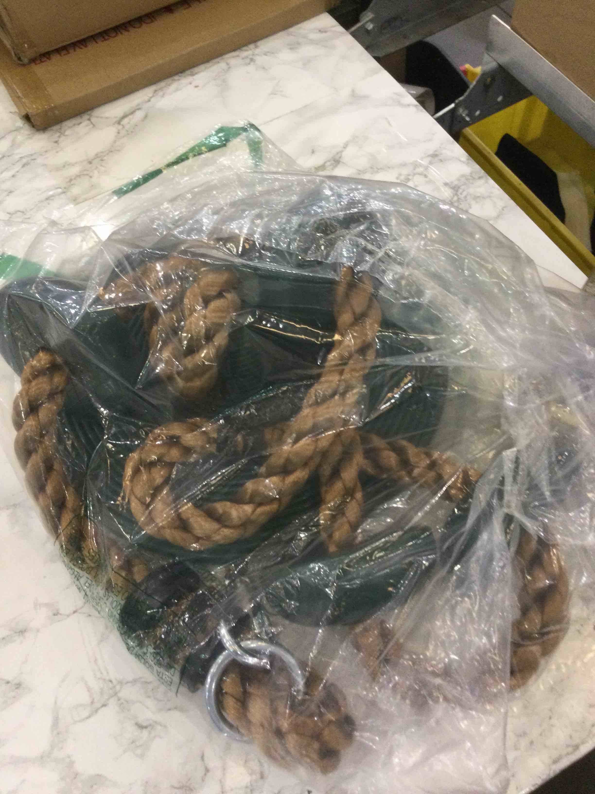 https://s3.amazonaws.com/lotting-images-prod/BargainHunt/EXS01317965_1711387057743.jpeg
