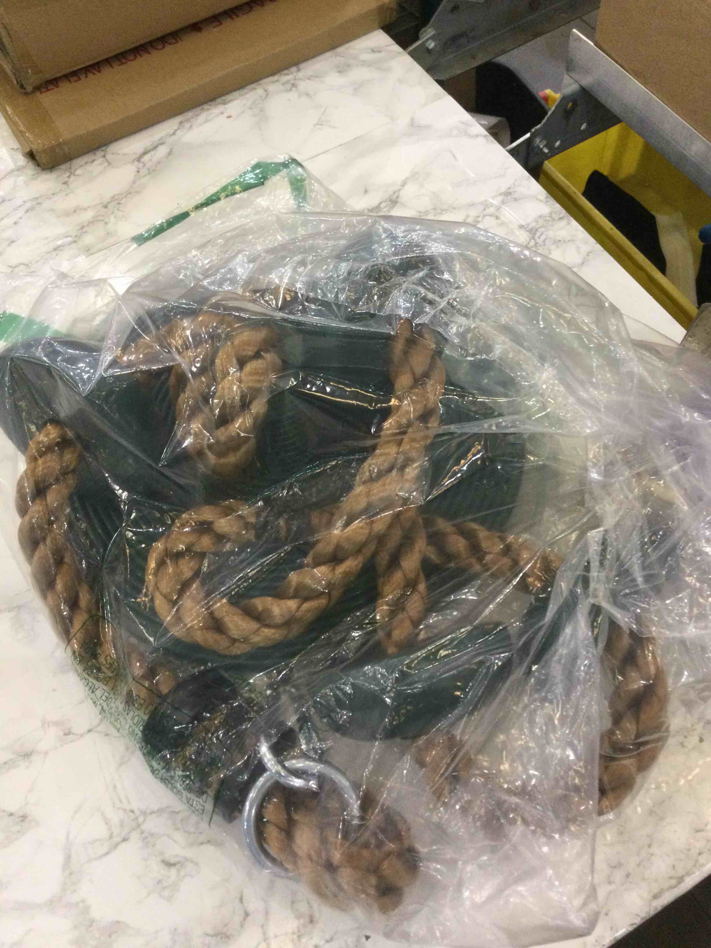 https://s3.amazonaws.com/lotting-images-prod/BargainHunt/EXS01317965_1711387058866.jpeg