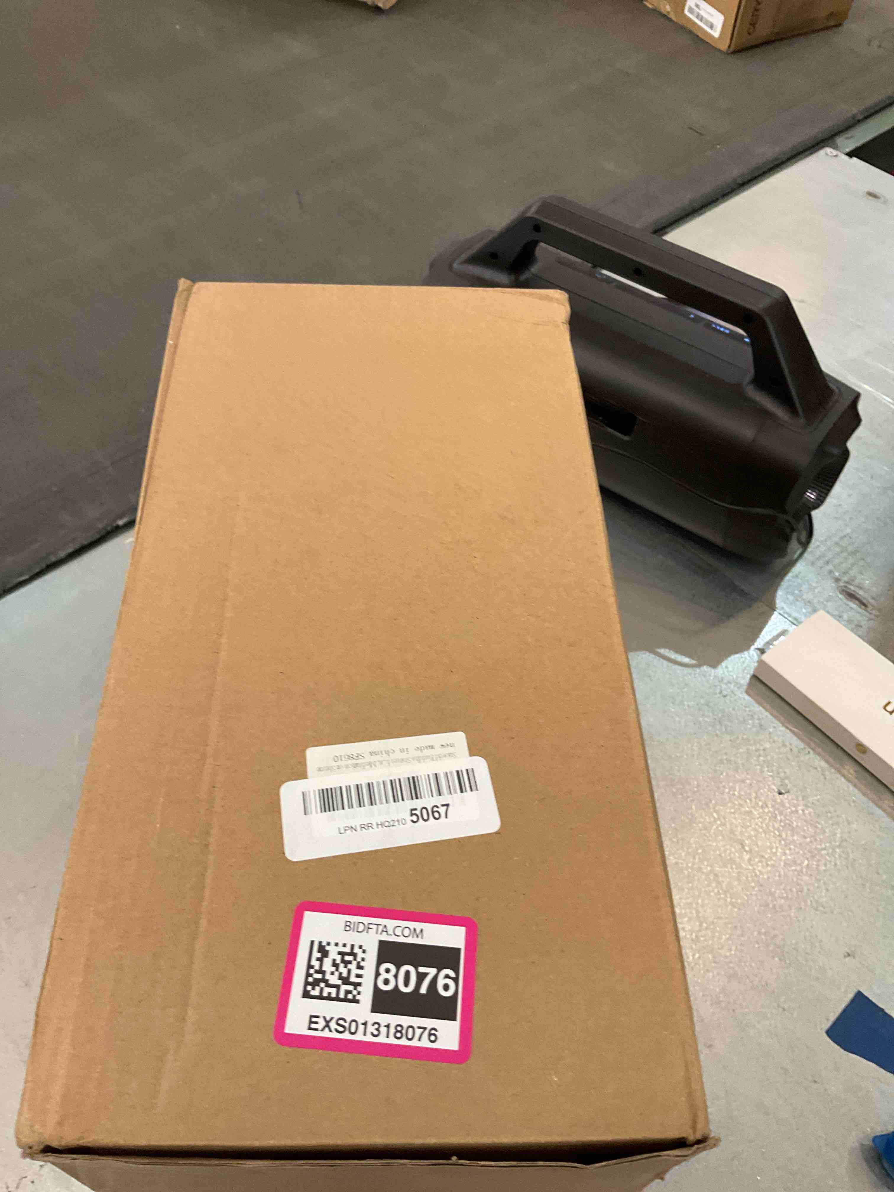https://s3.amazonaws.com/lotting-images-prod/BargainHunt/EXS01318076_1710443070770.jpeg