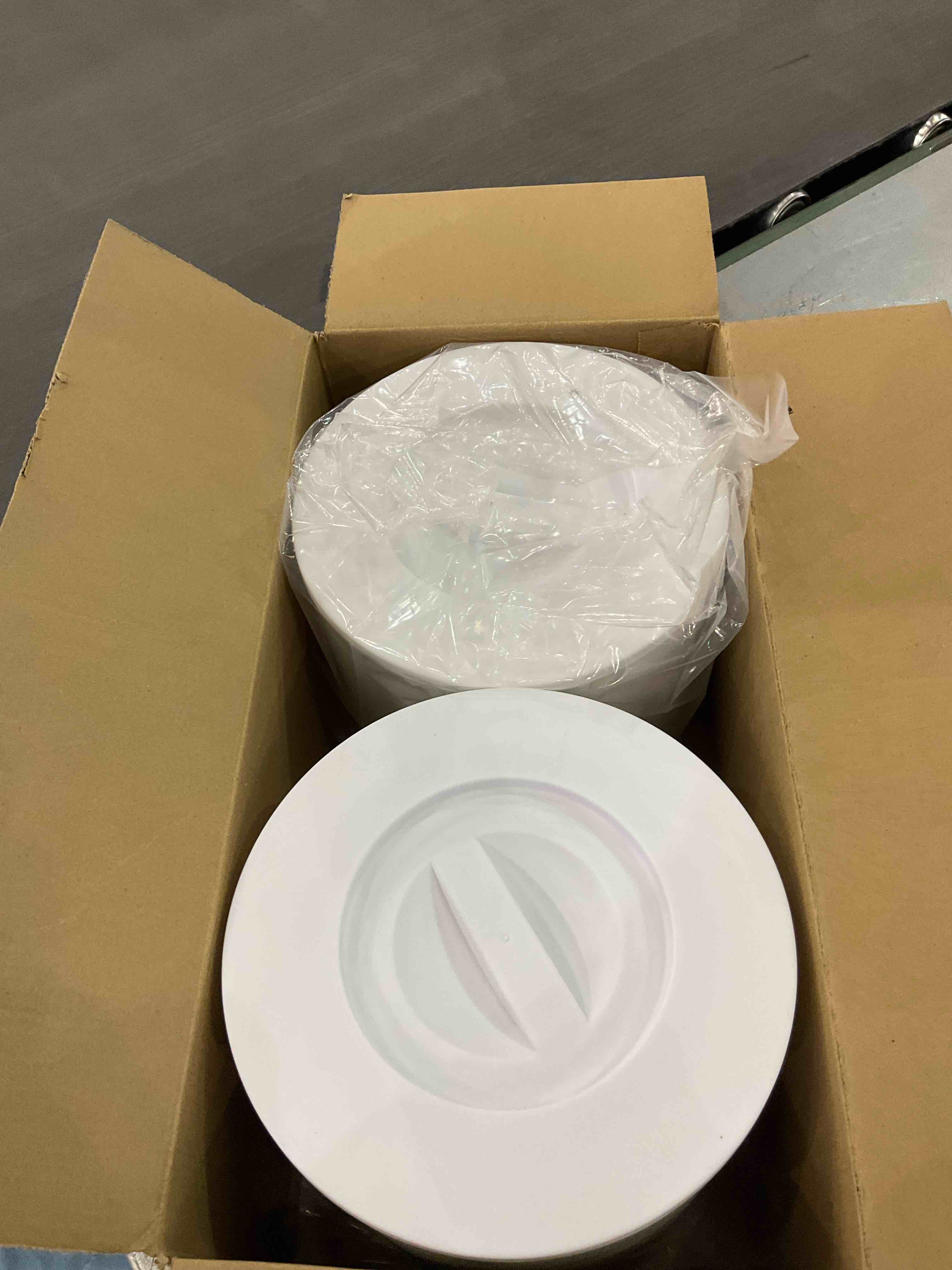https://s3.amazonaws.com/lotting-images-prod/BargainHunt/EXS01318167_1710515022680.jpeg