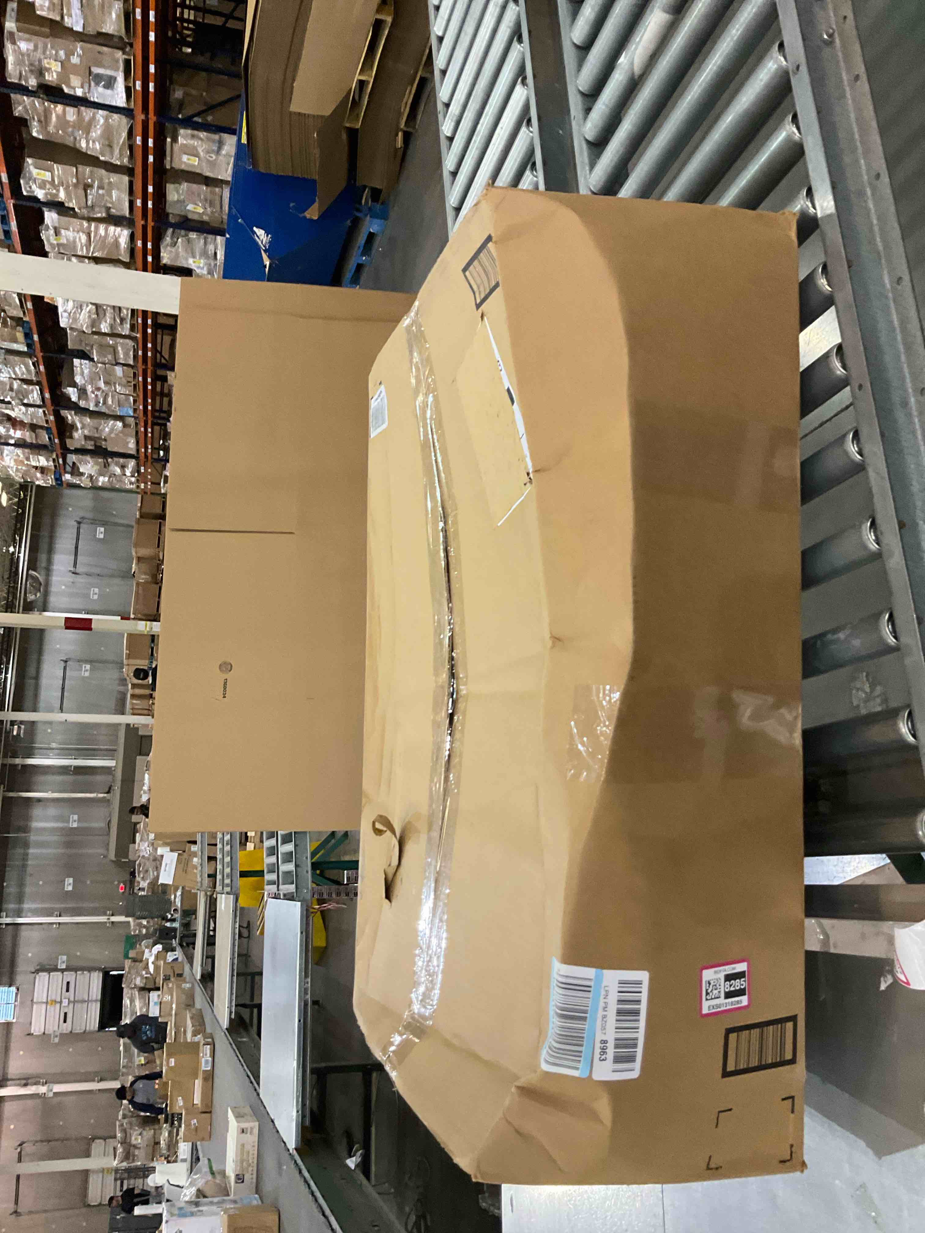 https://s3.amazonaws.com/lotting-images-prod/BargainHunt/EXS01318285_1710770290936.jpeg