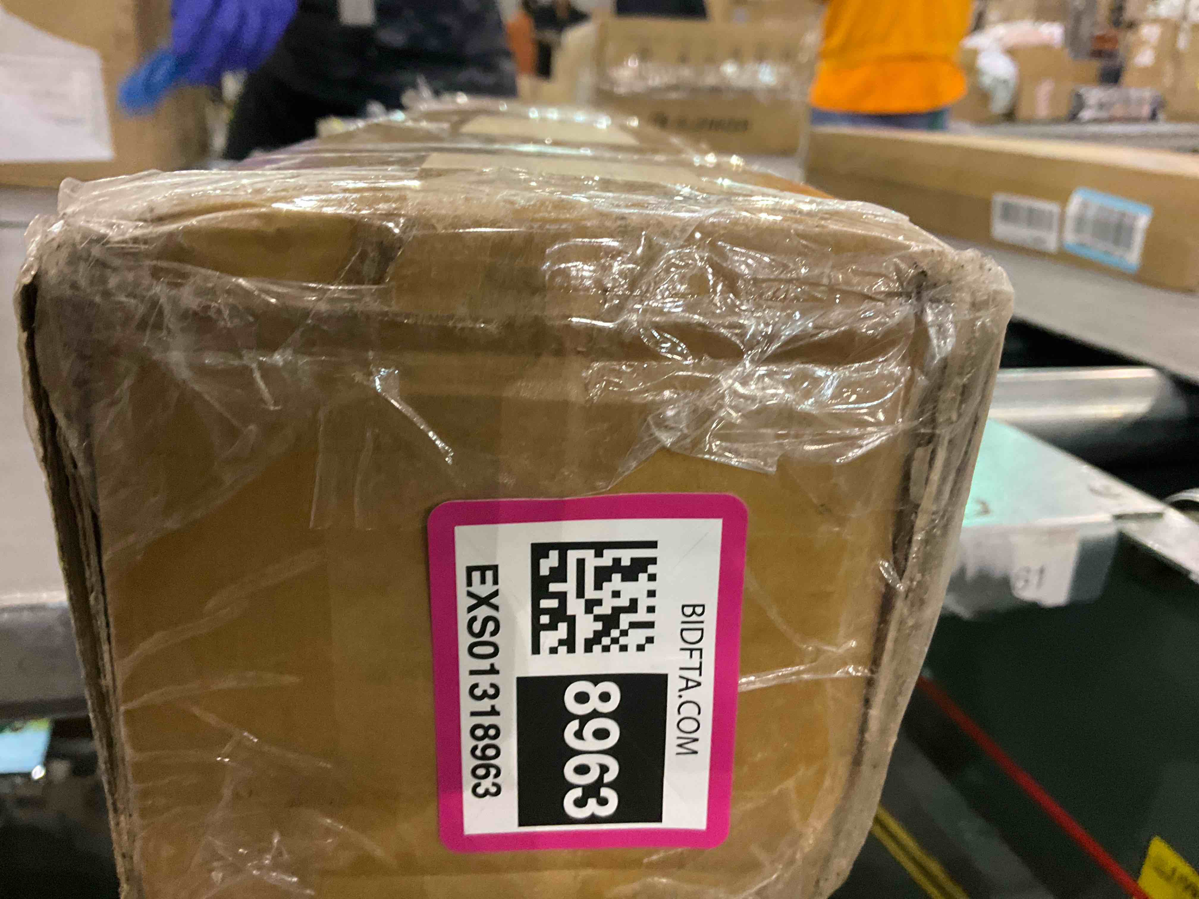 https://s3.amazonaws.com/lotting-images-prod/BargainHunt/EXS01318963_1710762158092.jpeg