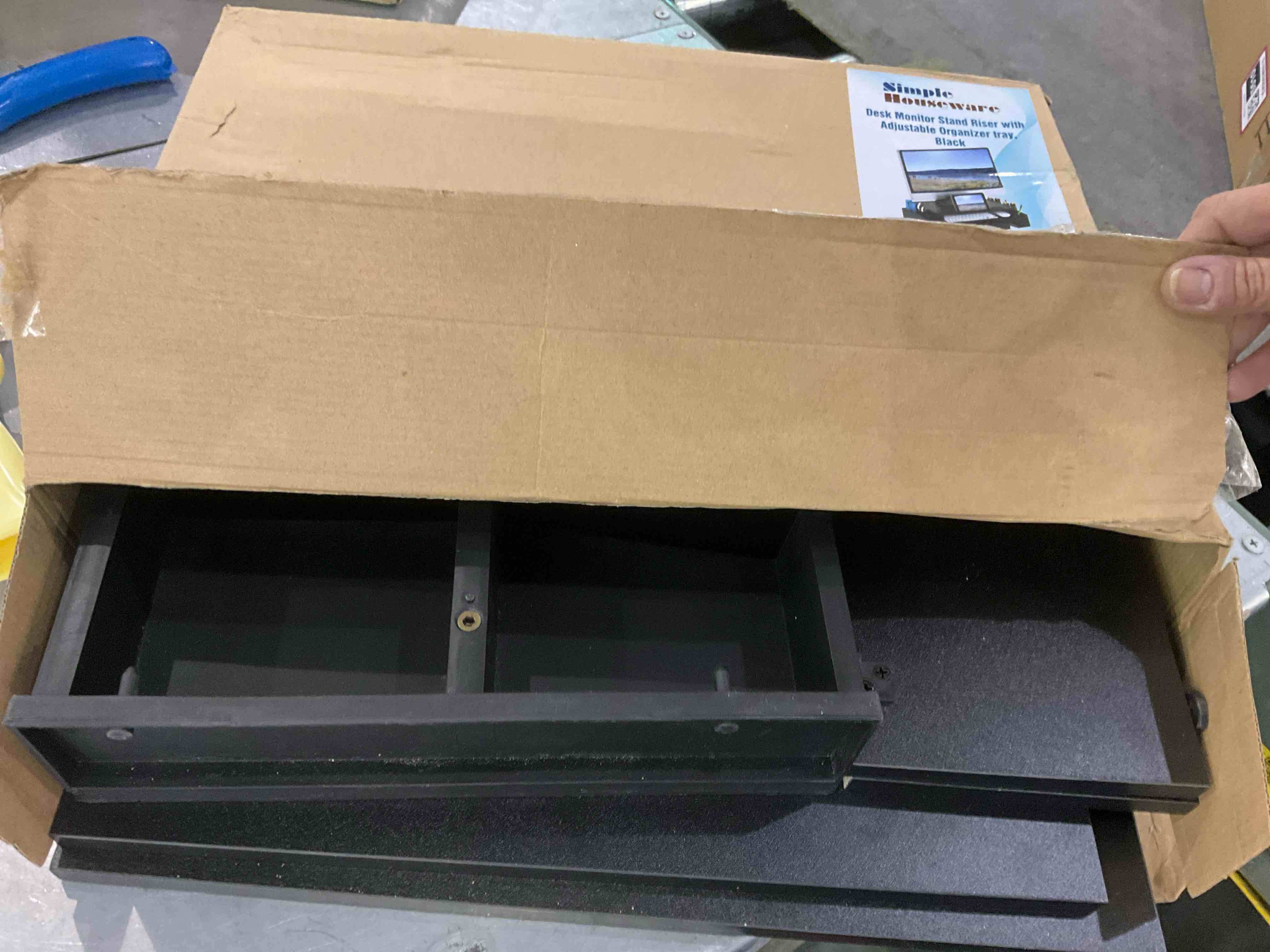 https://s3.amazonaws.com/lotting-images-prod/BargainHunt/EXS01318999_1710766448798.jpeg