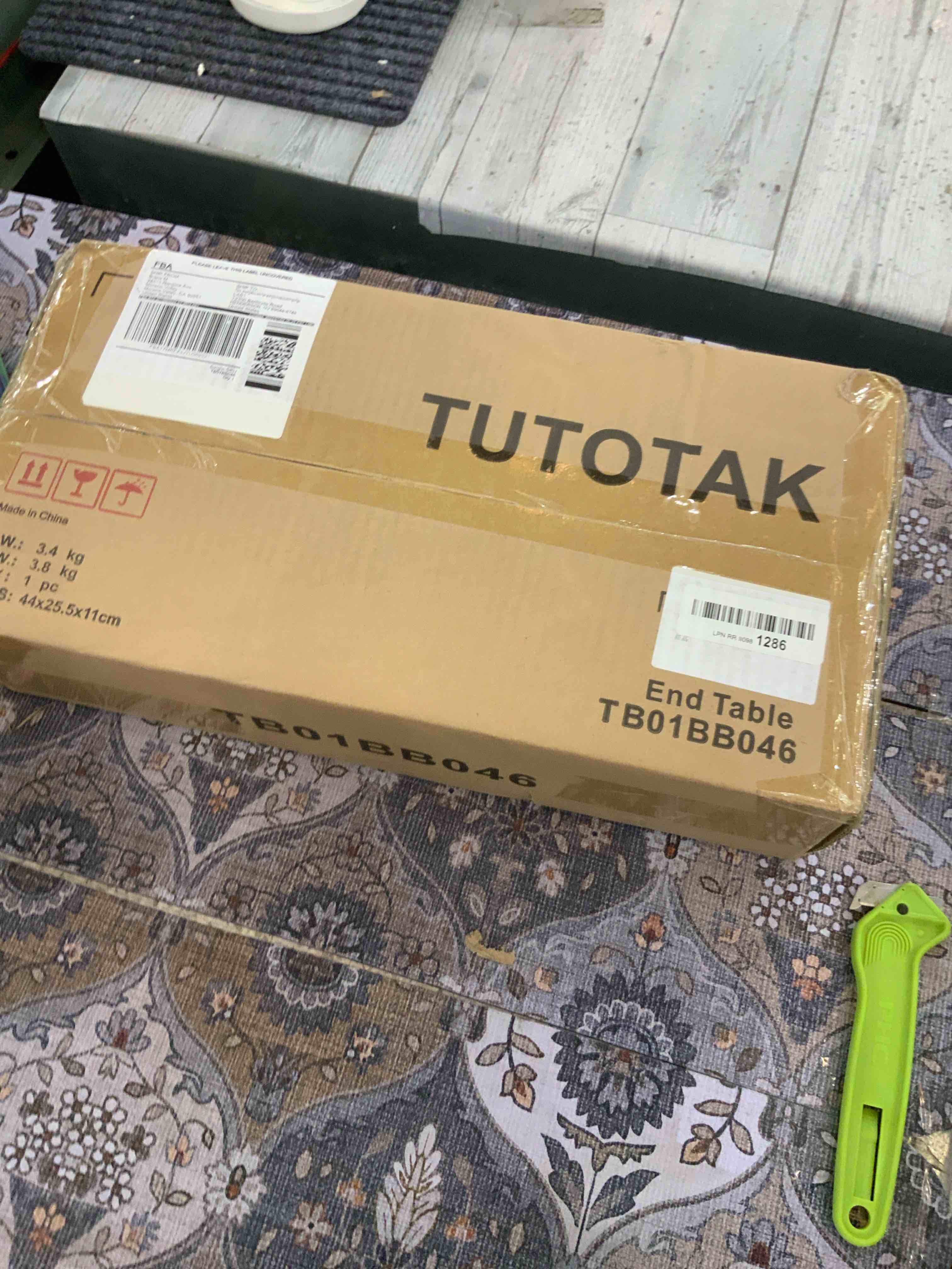 TUTOTAK Small Narrow Side Table with Charging Station, Skinny End Table for Small Spaces, Slim Nightstand with USB Ports and Outlet, Sofa Beside Table with Wheels, Brown TB01BB046