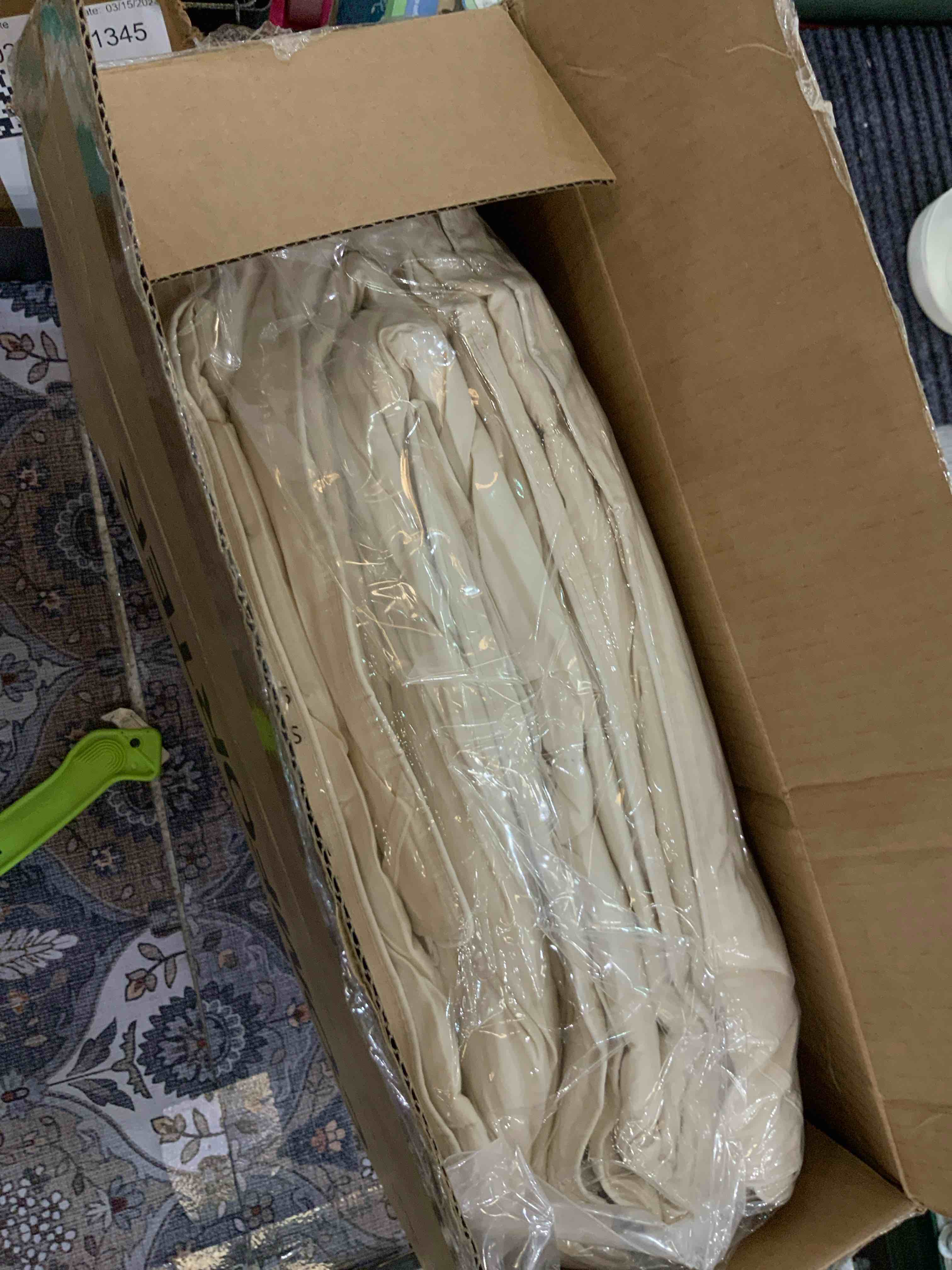 https://s3.amazonaws.com/lotting-images-prod/BargainHunt/EXS01319141_1711043082552.jpeg