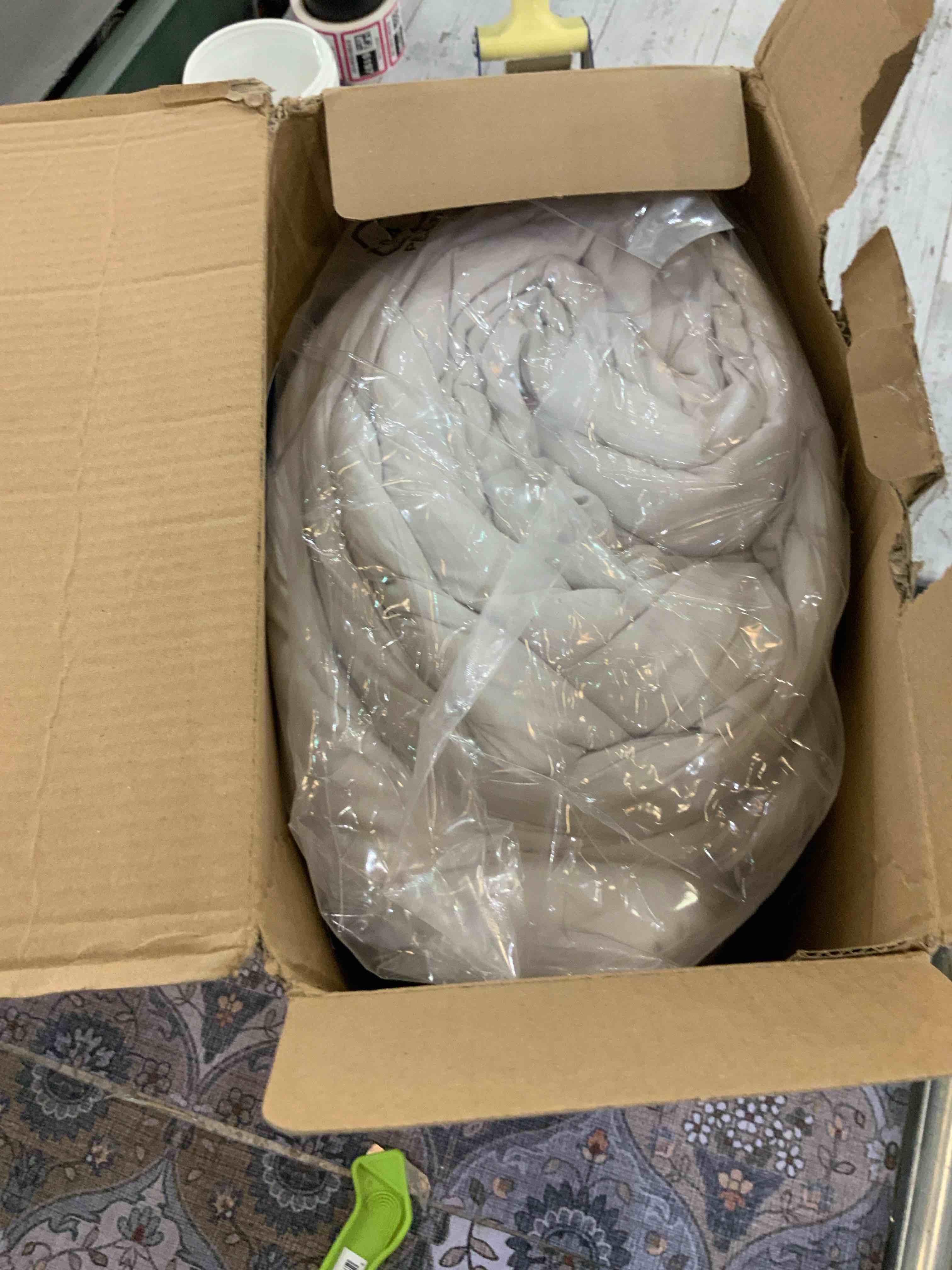 https://s3.amazonaws.com/lotting-images-prod/BargainHunt/EXS01319142_1711043173205.jpeg