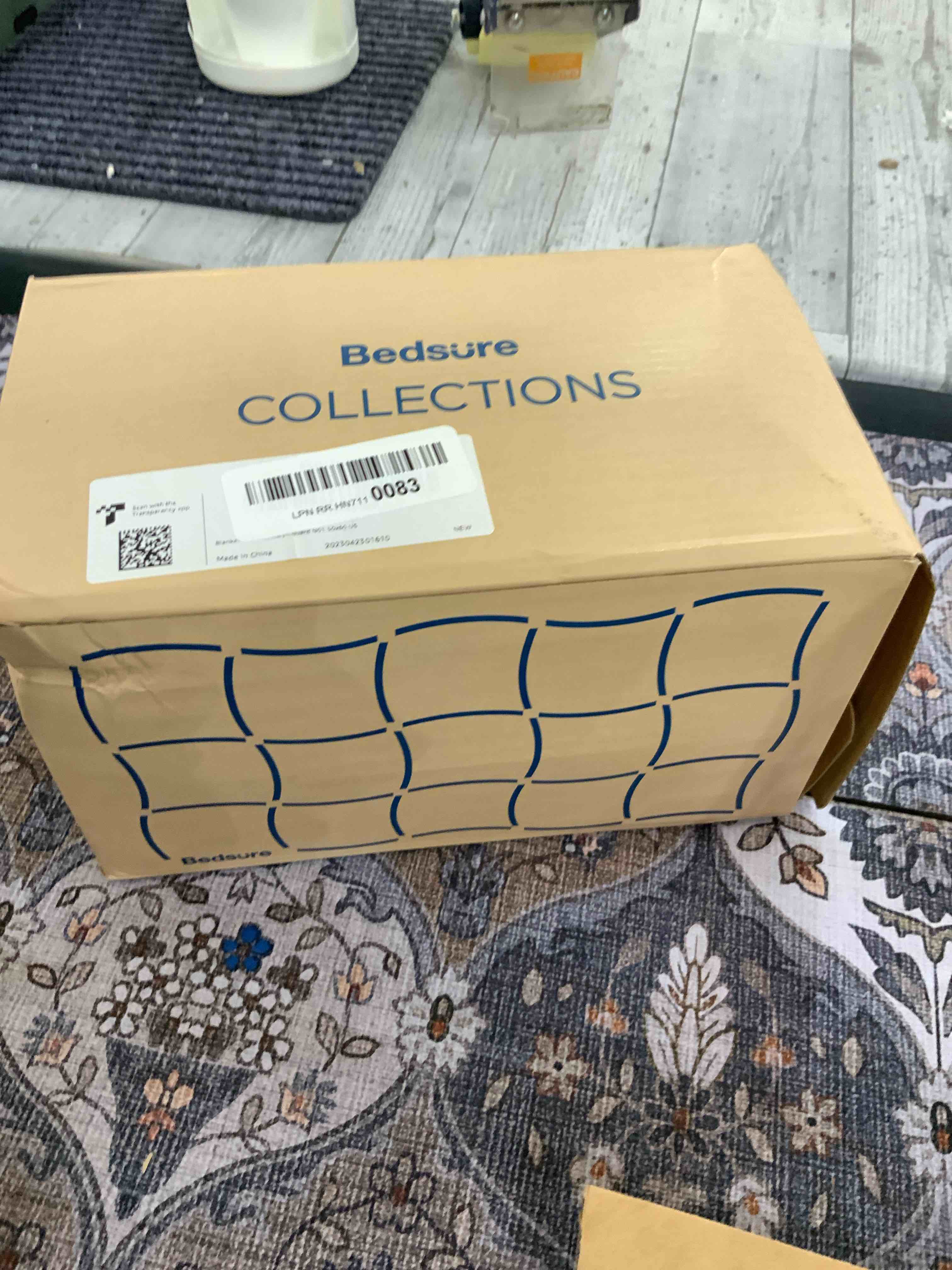 https://s3.amazonaws.com/lotting-images-prod/BargainHunt/EXS01319167_1711048397869.jpeg