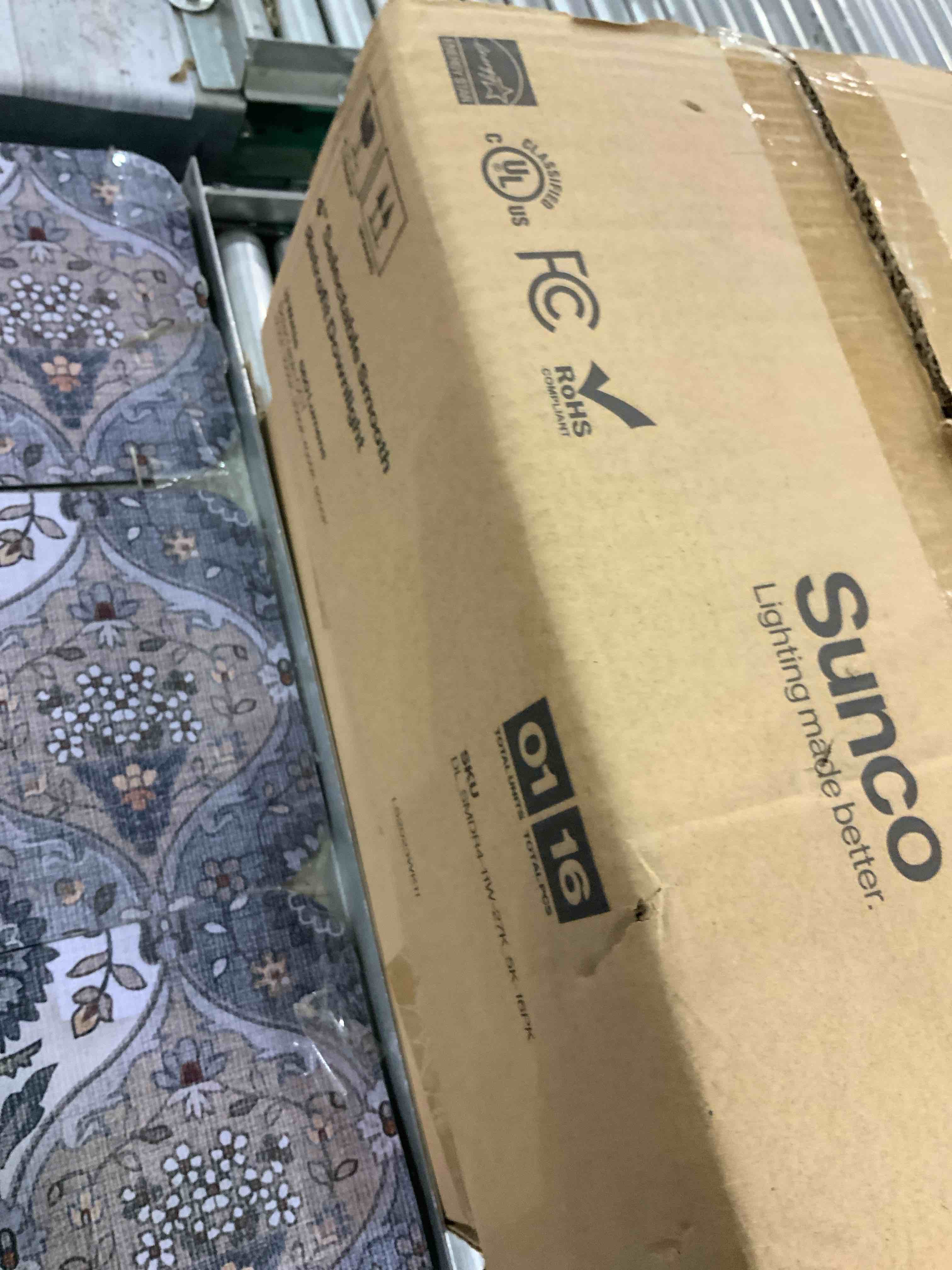 https://s3.amazonaws.com/lotting-images-prod/BargainHunt/EXS01319376_1711367764813.jpeg