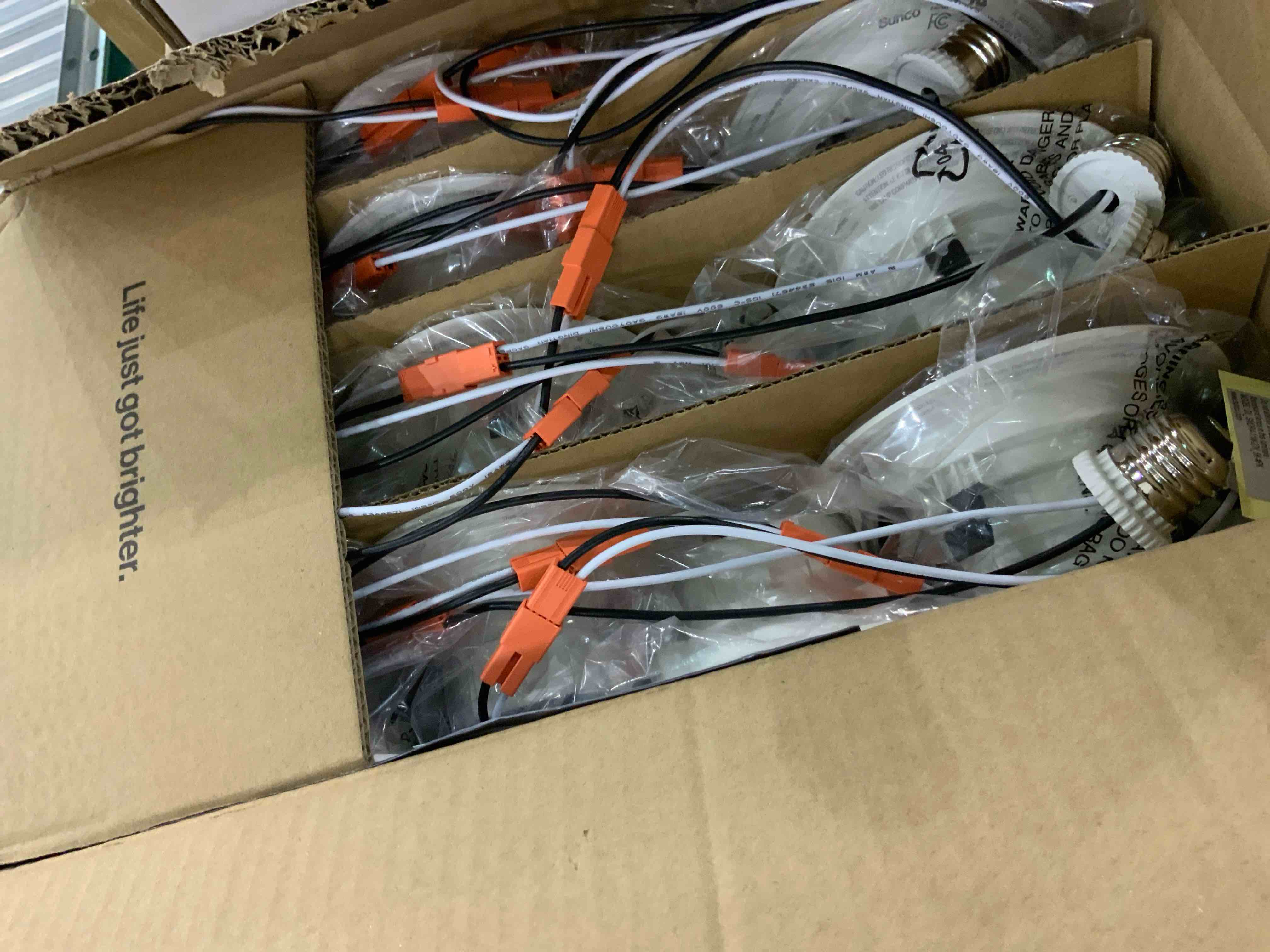 https://s3.amazonaws.com/lotting-images-prod/BargainHunt/EXS01319376_1711367776457.jpeg