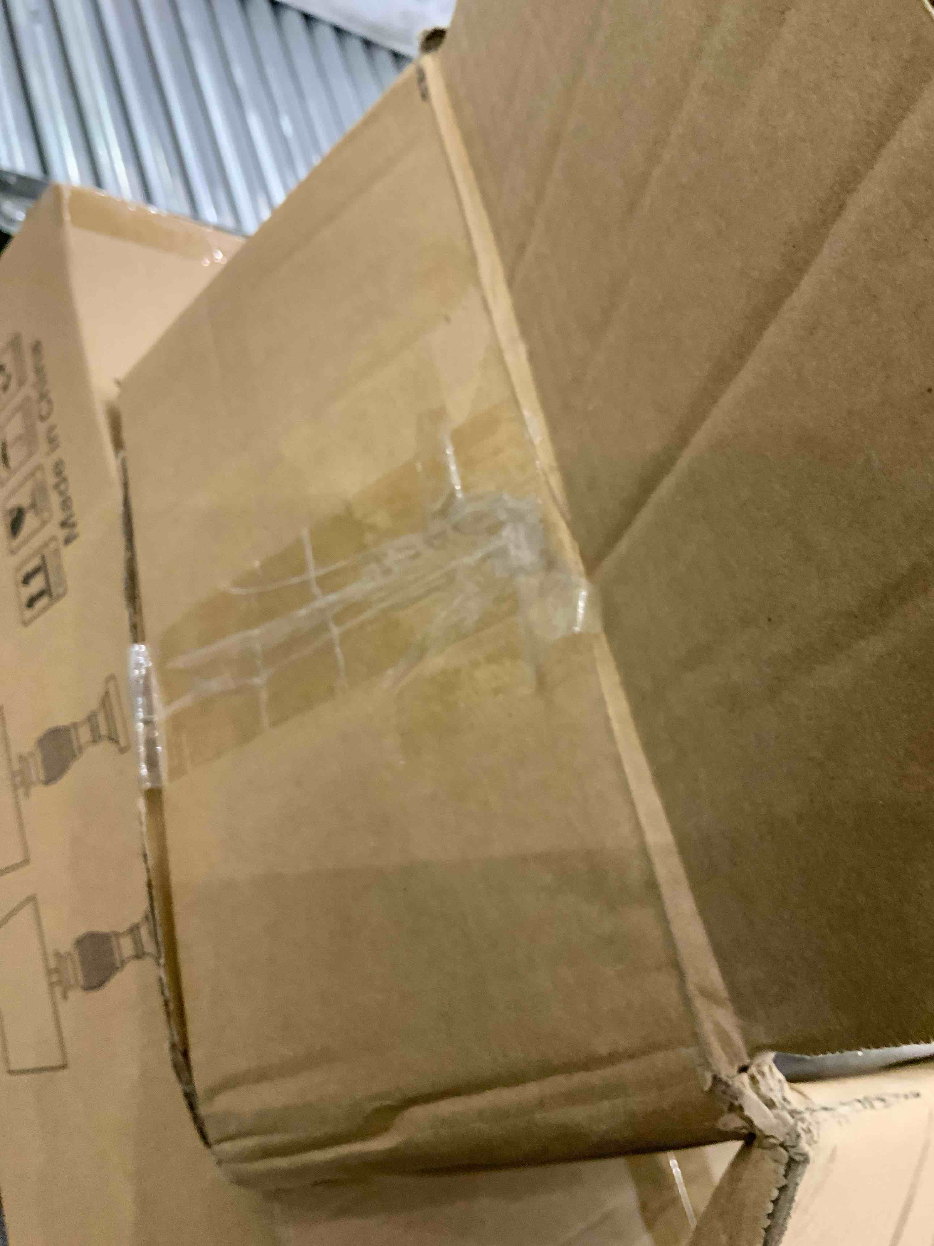 https://s3.amazonaws.com/lotting-images-prod/BargainHunt/EXS01319395_1711369409809.jpeg