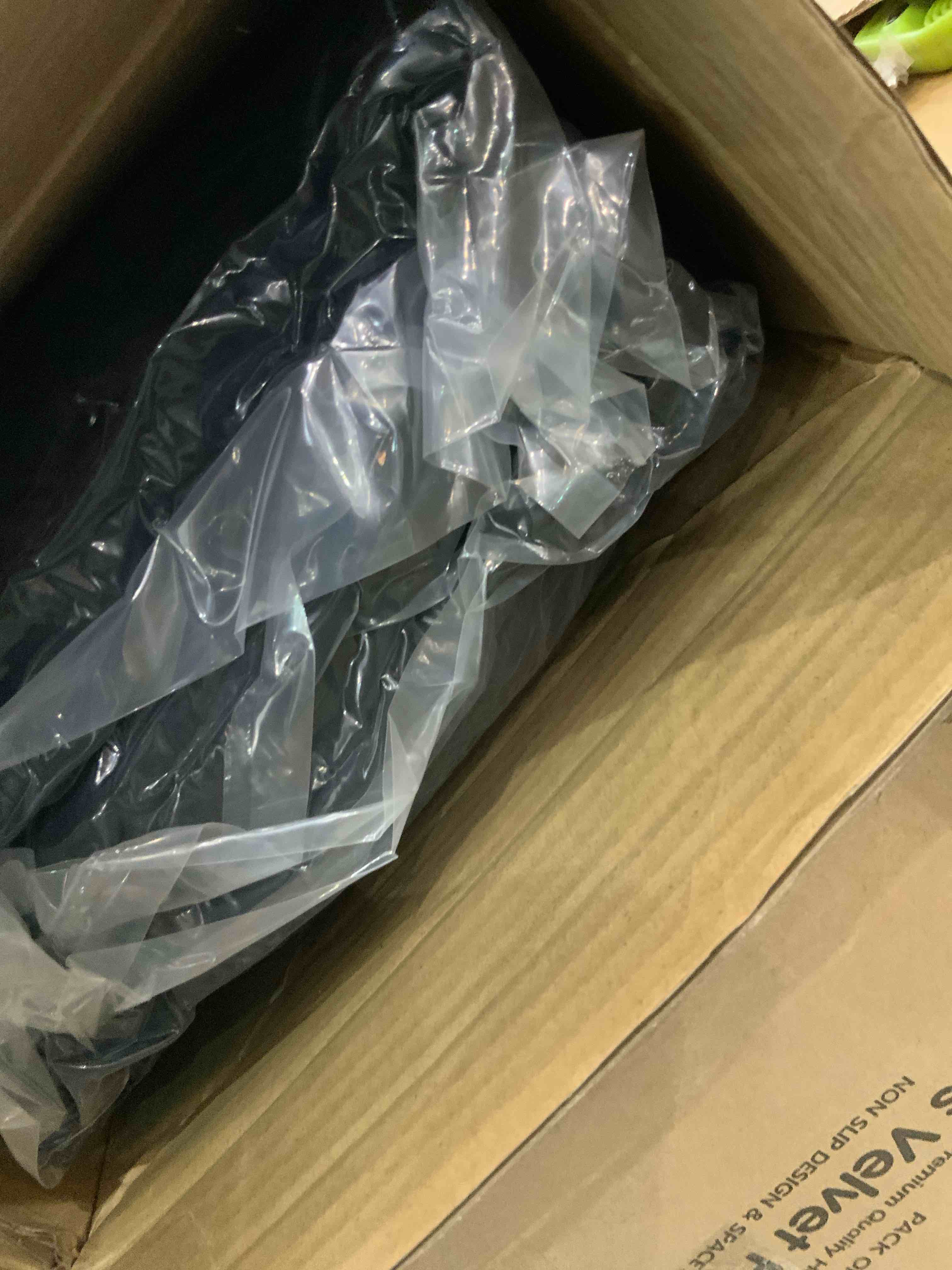https://s3.amazonaws.com/lotting-images-prod/BargainHunt/EXS01319463_1711378435834.jpeg