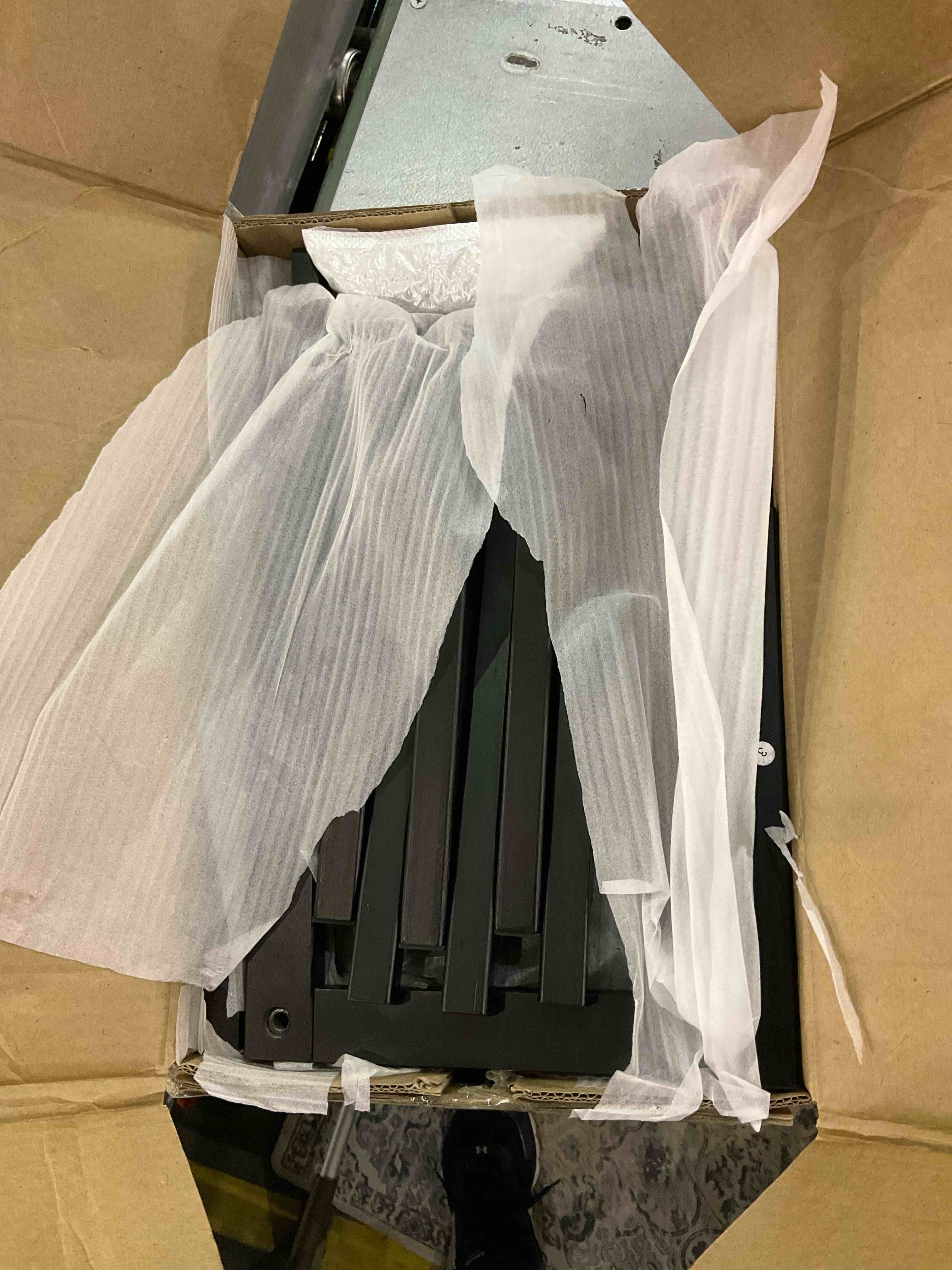https://s3.amazonaws.com/lotting-images-prod/BargainHunt/EXS01319603_1710157376997.jpeg