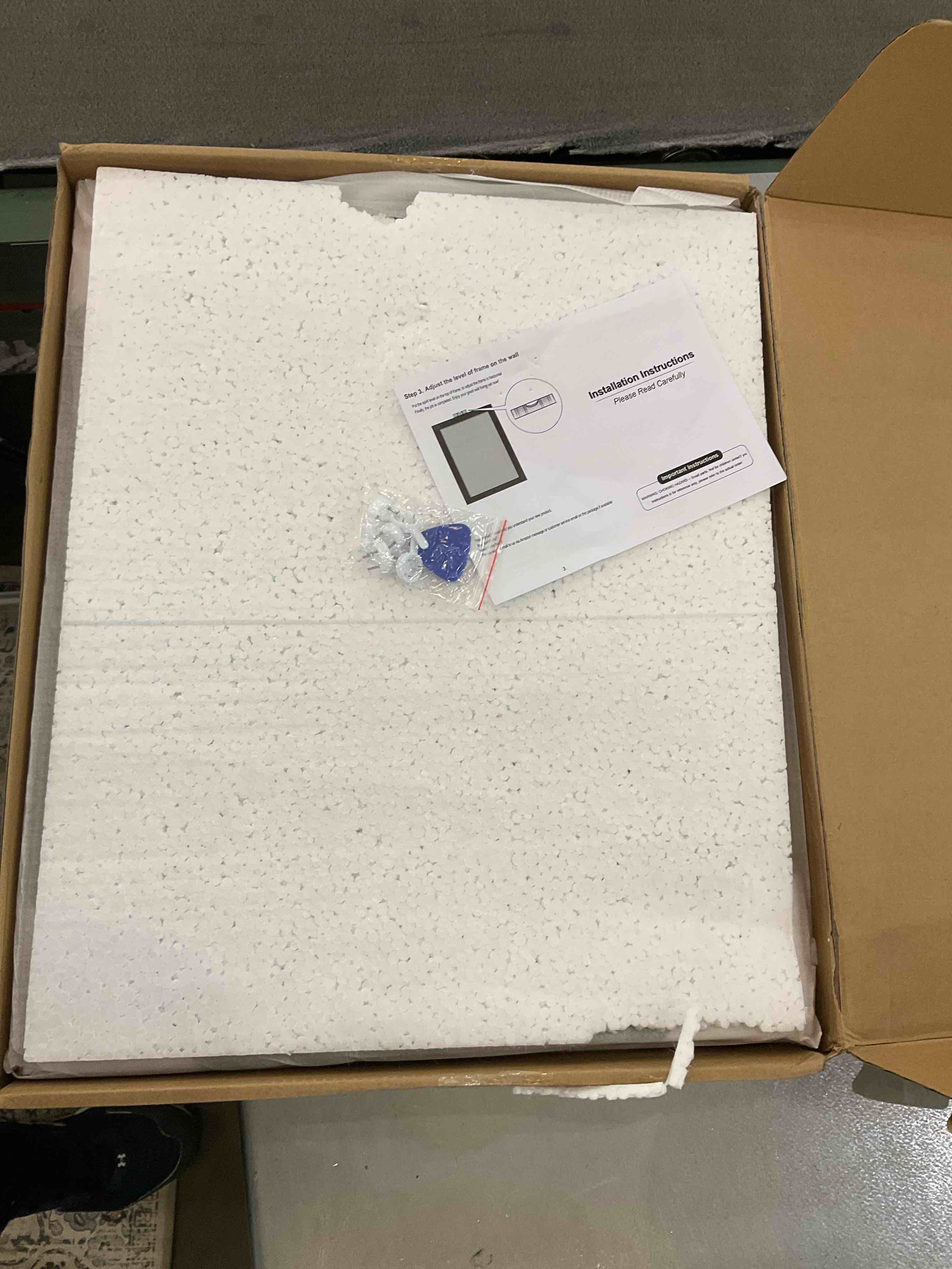 https://s3.amazonaws.com/lotting-images-prod/BargainHunt/EXS01319683_1710170318060.jpeg