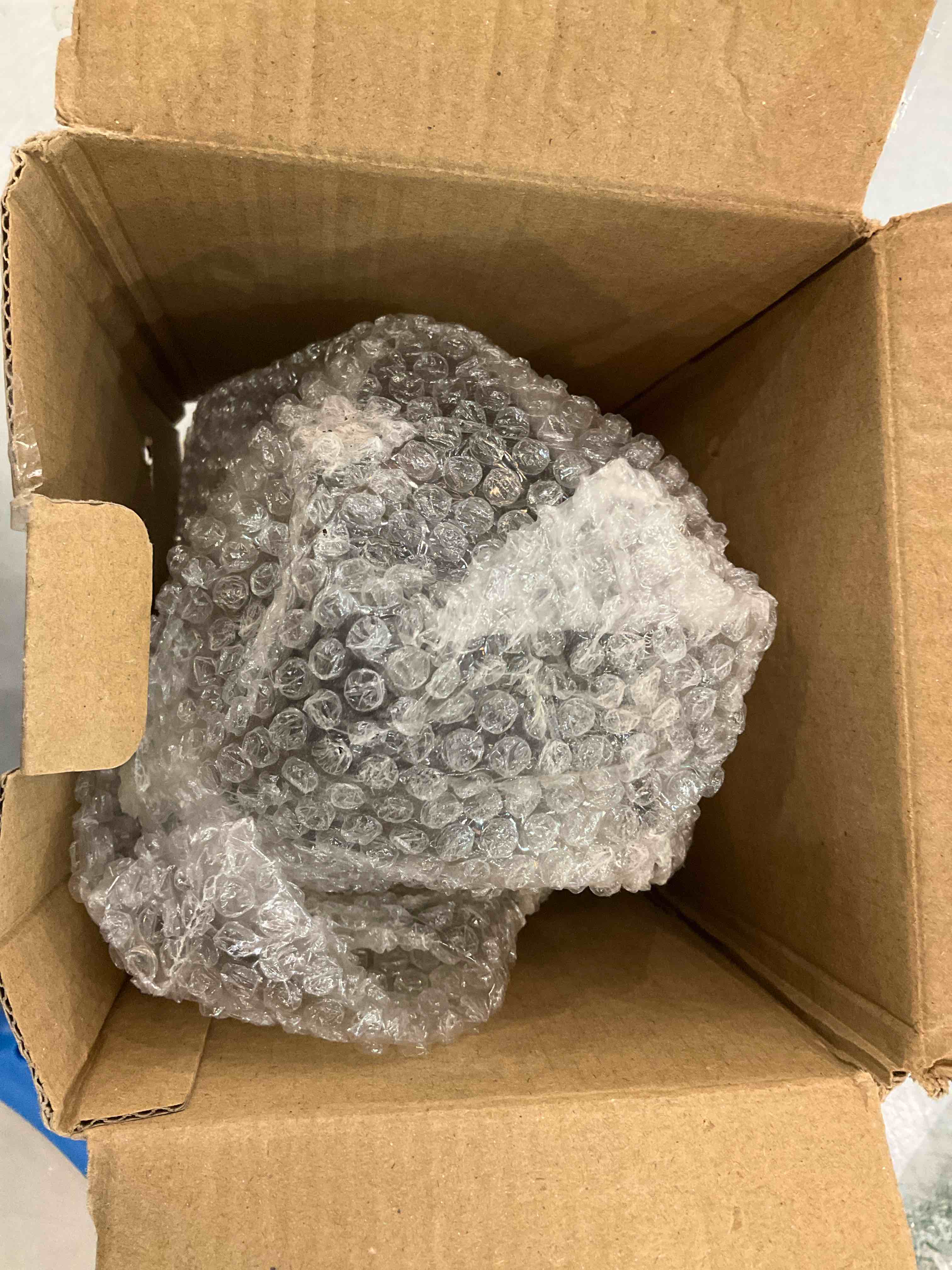 https://s3.amazonaws.com/lotting-images-prod/BargainHunt/EXS01319773_1710182566905.jpeg