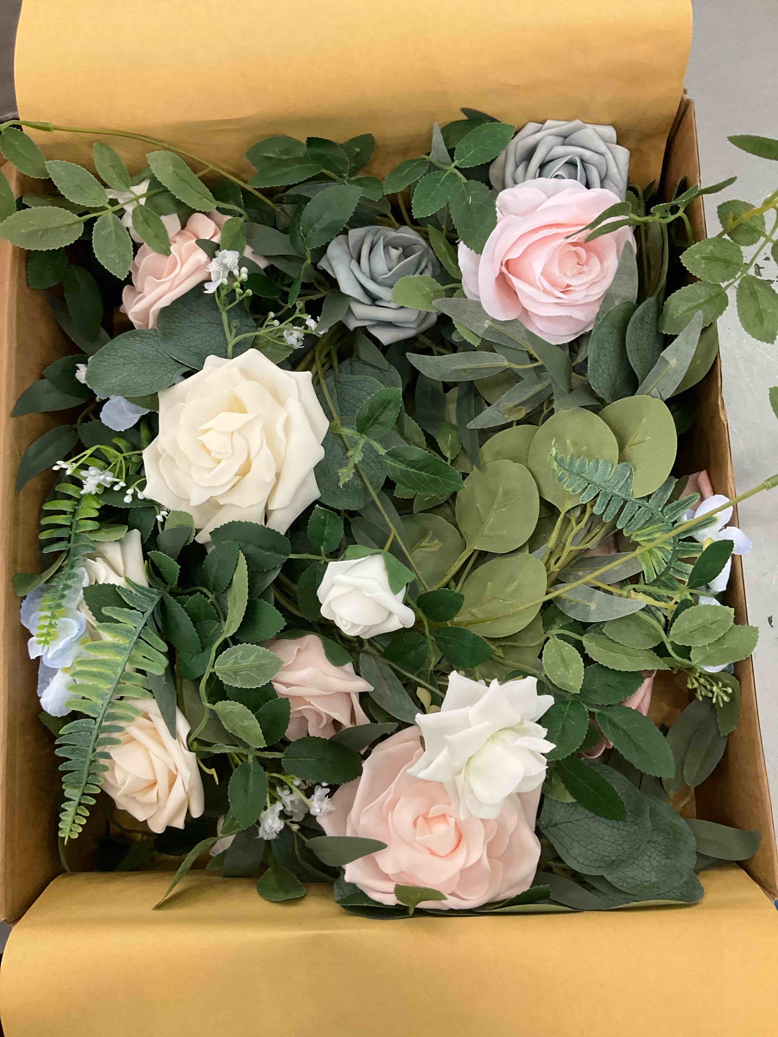 https://s3.amazonaws.com/lotting-images-prod/BargainHunt/EXS01319911_1710264703388.jpeg