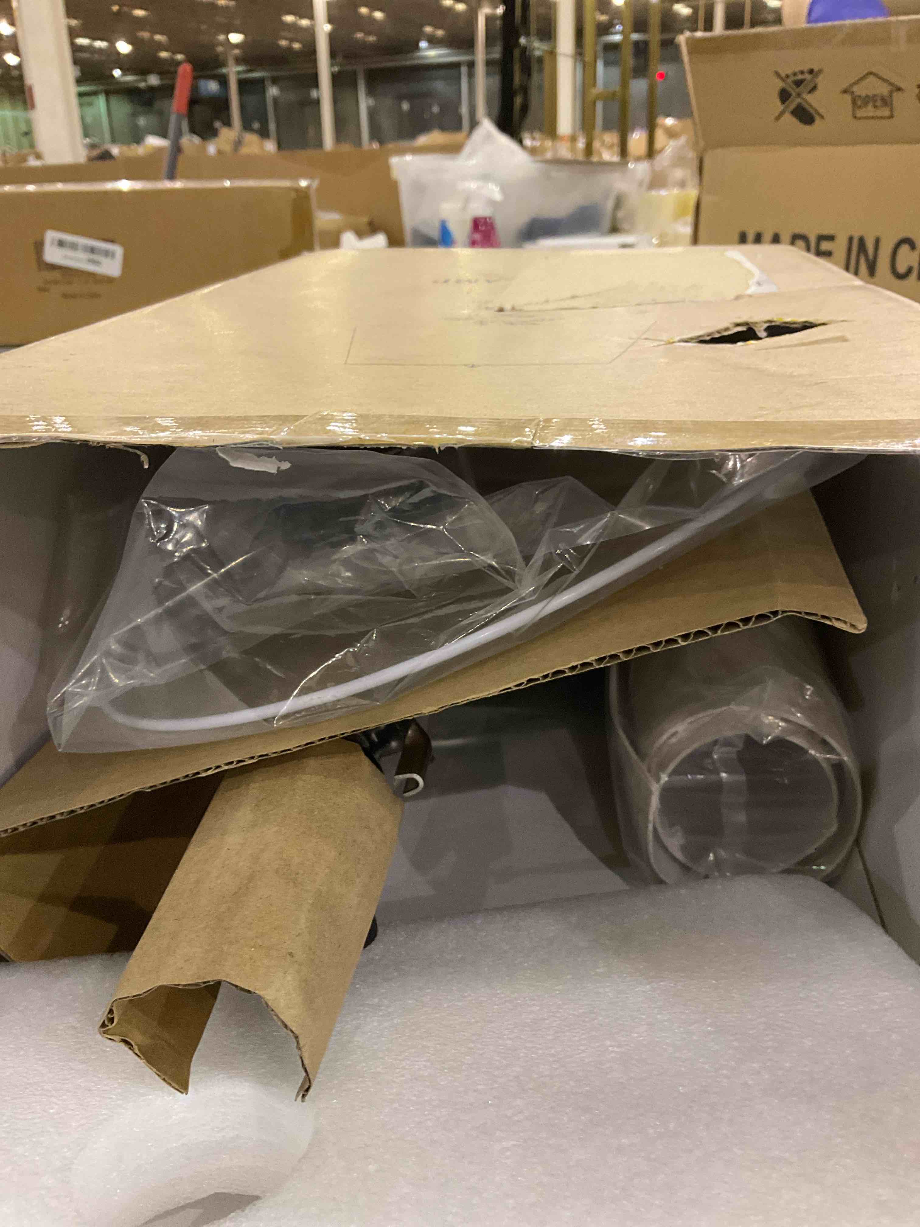 https://s3.amazonaws.com/lotting-images-prod/BargainHunt/EXS01320075_1711978959854.jpeg