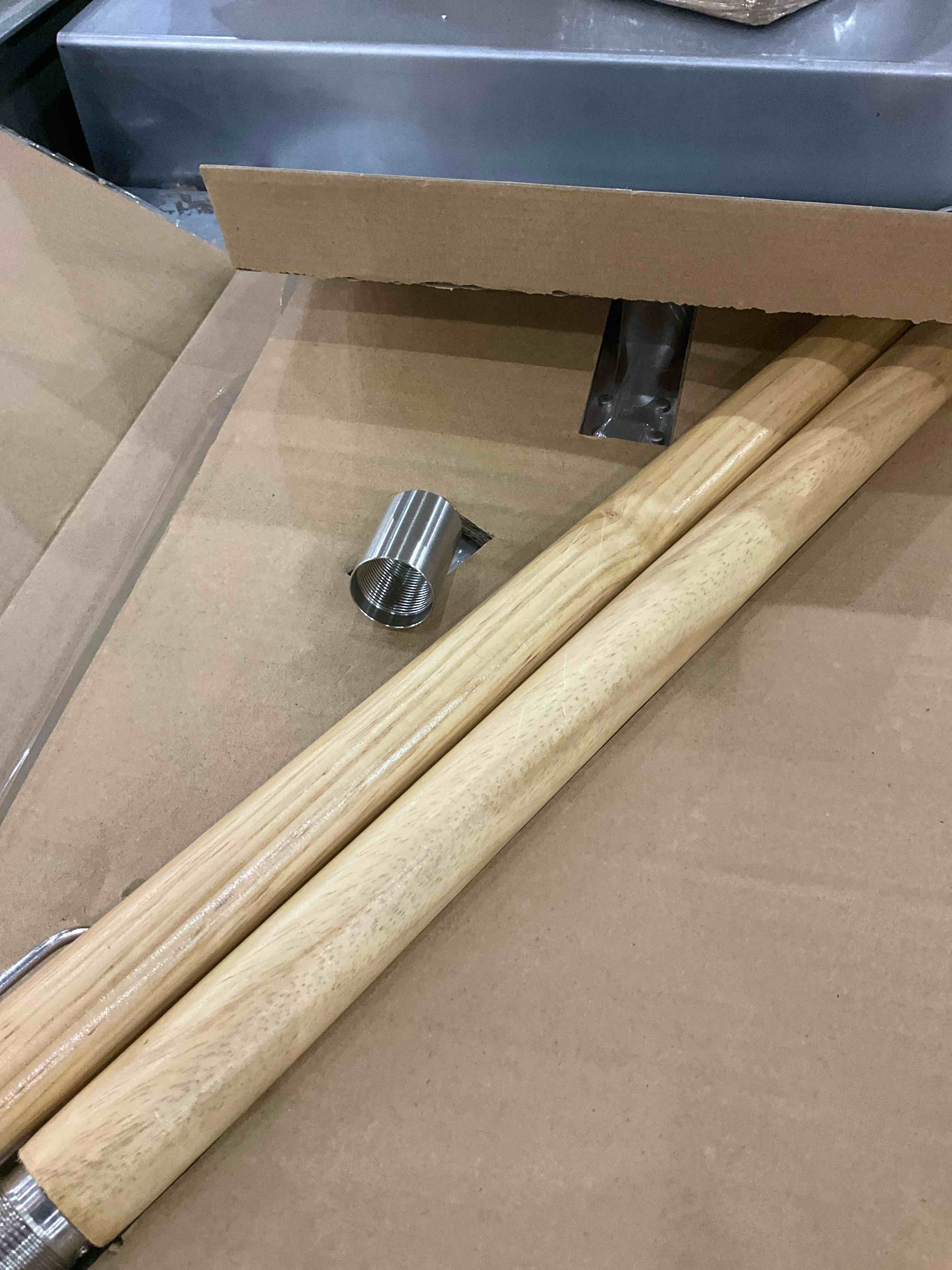 https://s3.amazonaws.com/lotting-images-prod/BargainHunt/EXS01320227_1712056903268.jpeg