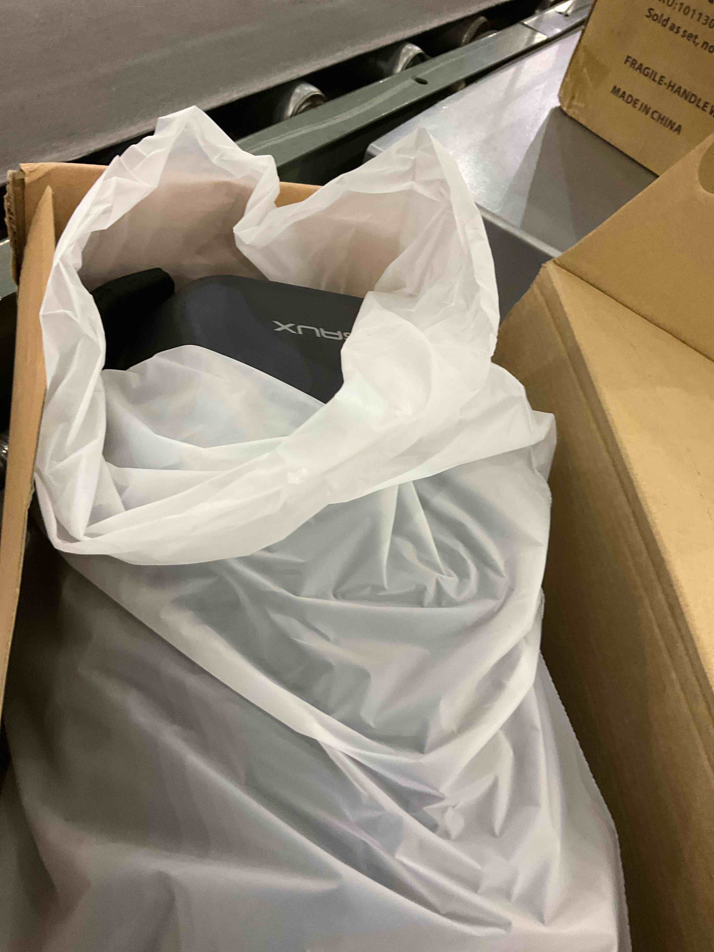 https://s3.amazonaws.com/lotting-images-prod/BargainHunt/EXS01320233_1712057480335.jpeg