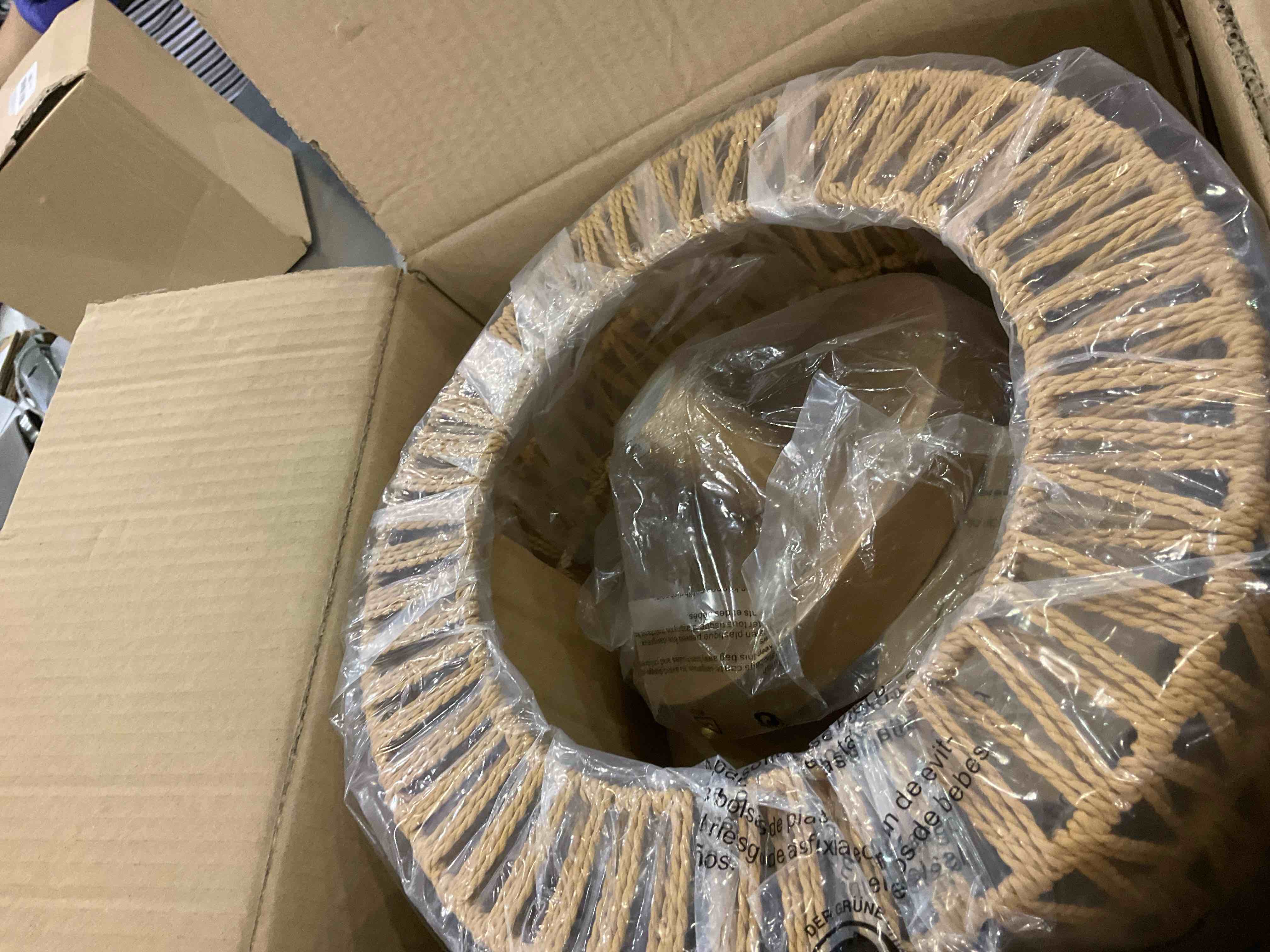 https://s3.amazonaws.com/lotting-images-prod/BargainHunt/EXS01320289_1712062522126.jpeg