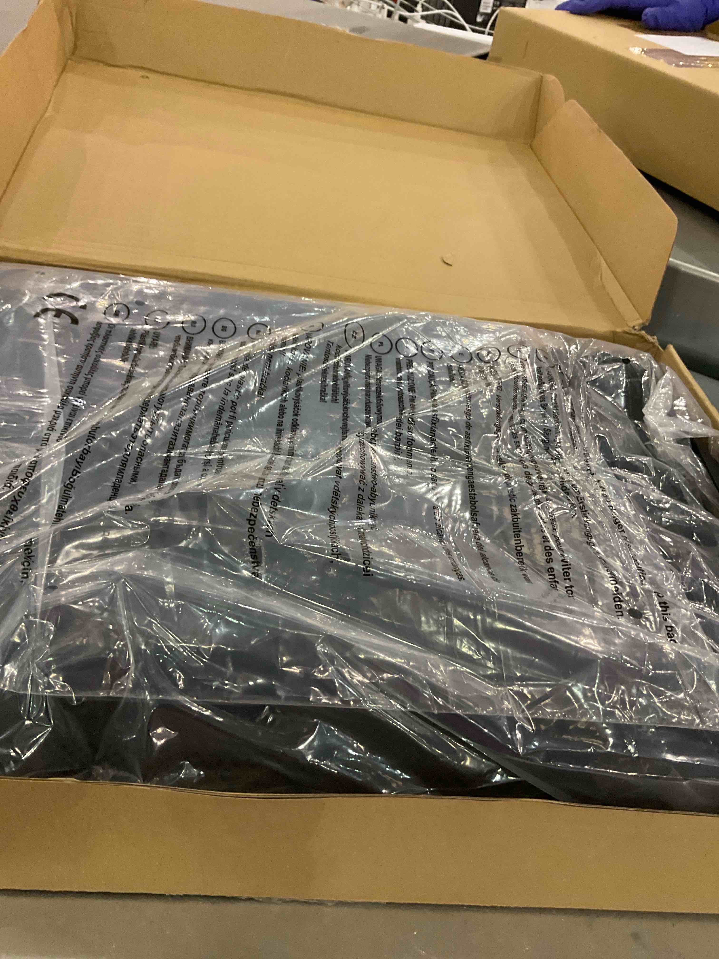 https://s3.amazonaws.com/lotting-images-prod/BargainHunt/EXS01320350_1712068097441.jpeg