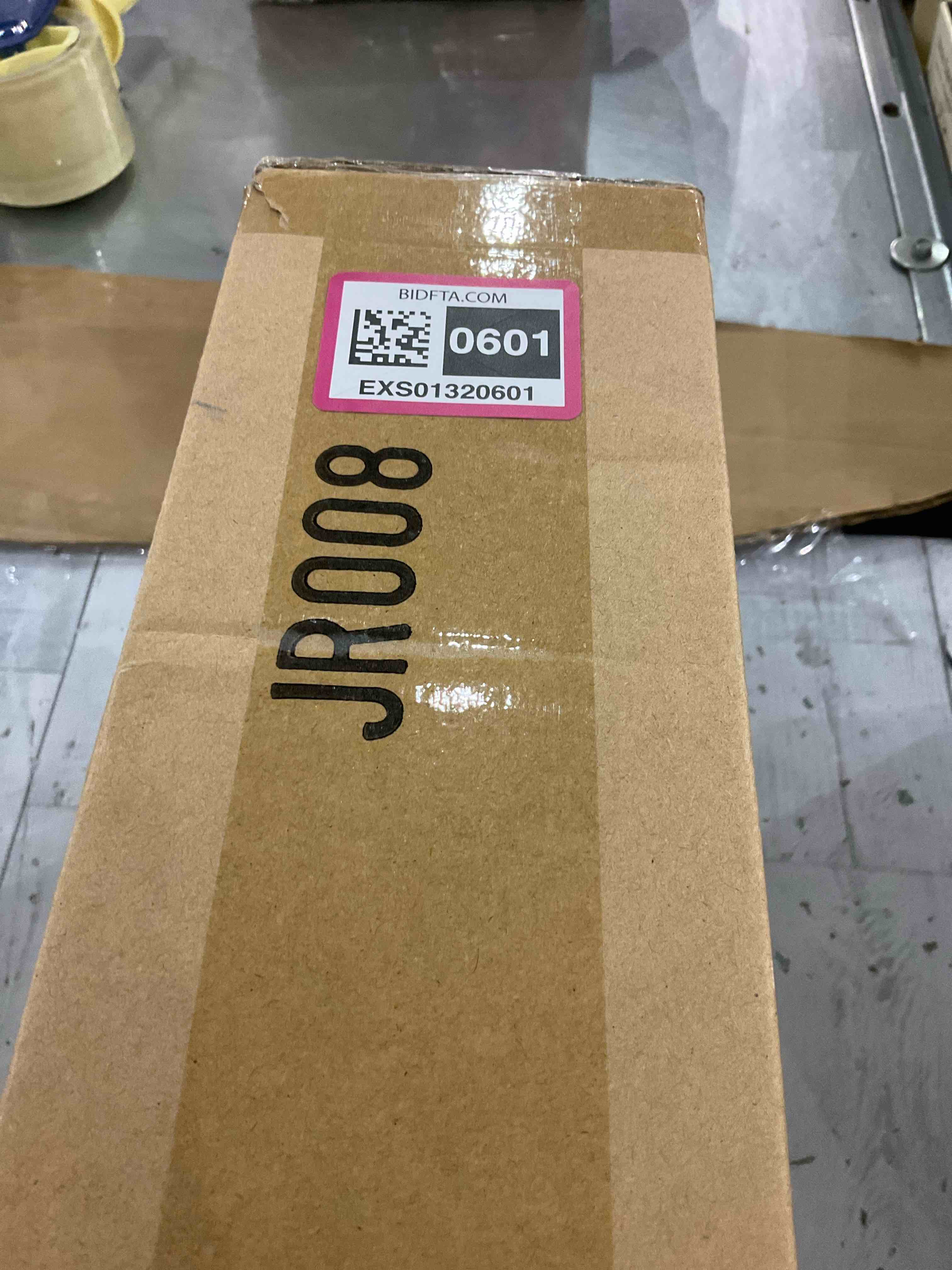 https://s3.amazonaws.com/lotting-images-prod/BargainHunt/EXS01320601_1712057110143.jpeg