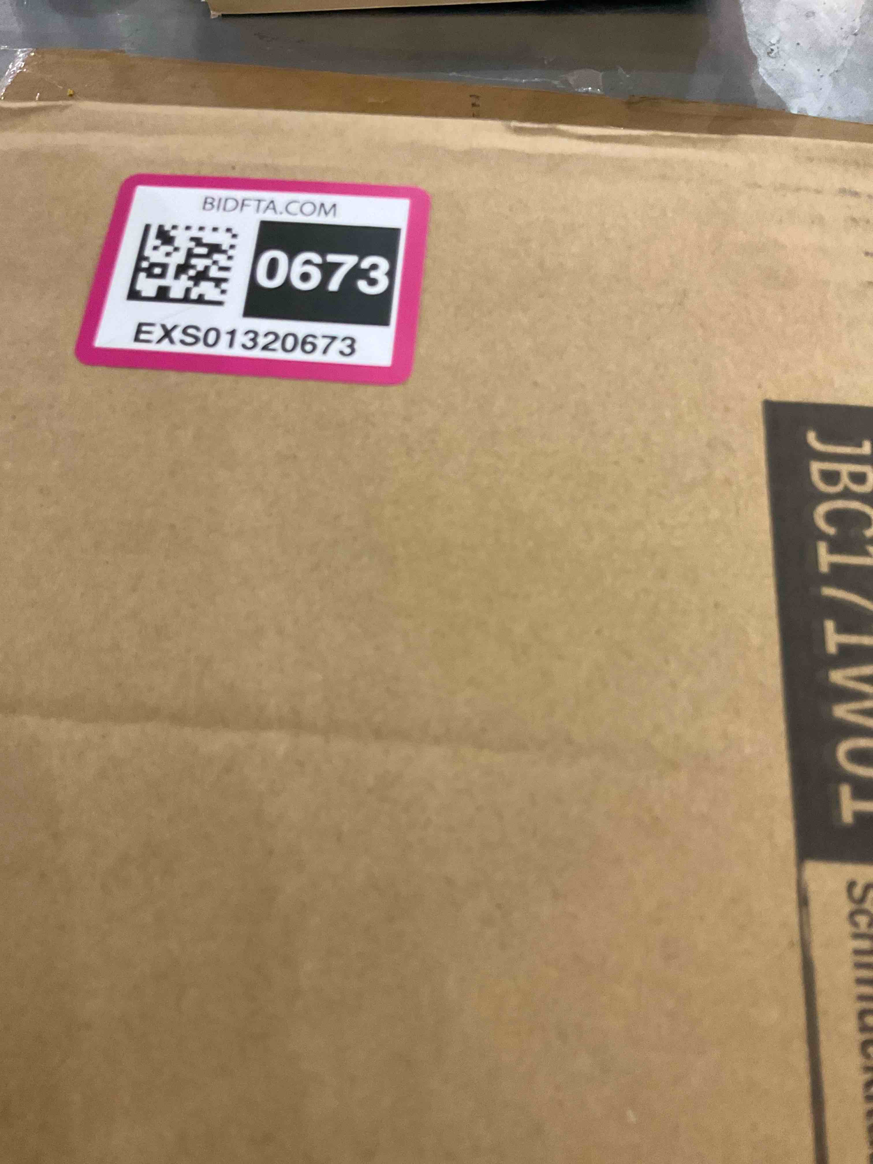 https://s3.amazonaws.com/lotting-images-prod/BargainHunt/EXS01320673_1712070625897.jpeg