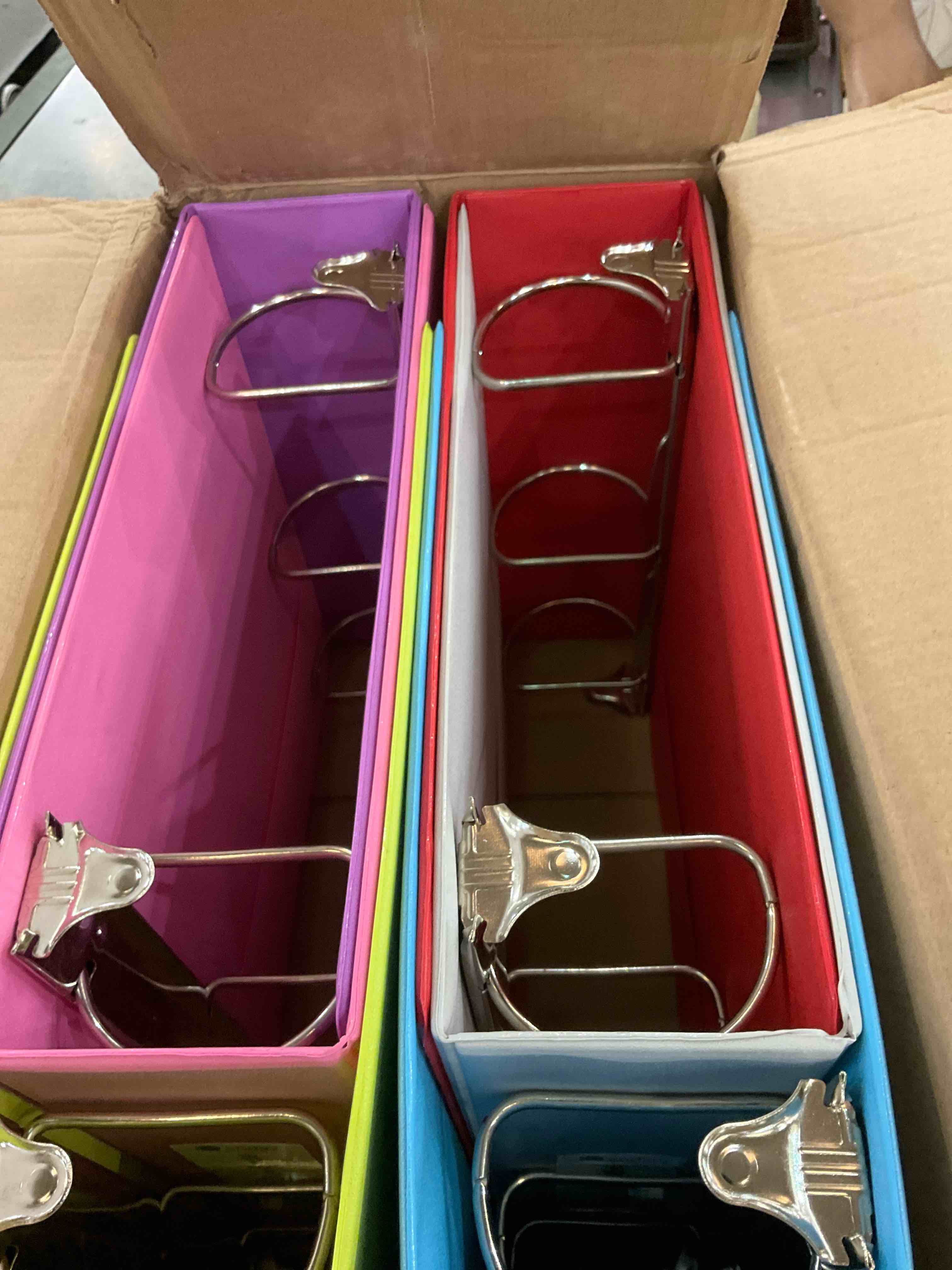https://s3.amazonaws.com/lotting-images-prod/BargainHunt/EXS01320828_1712170781140.jpeg