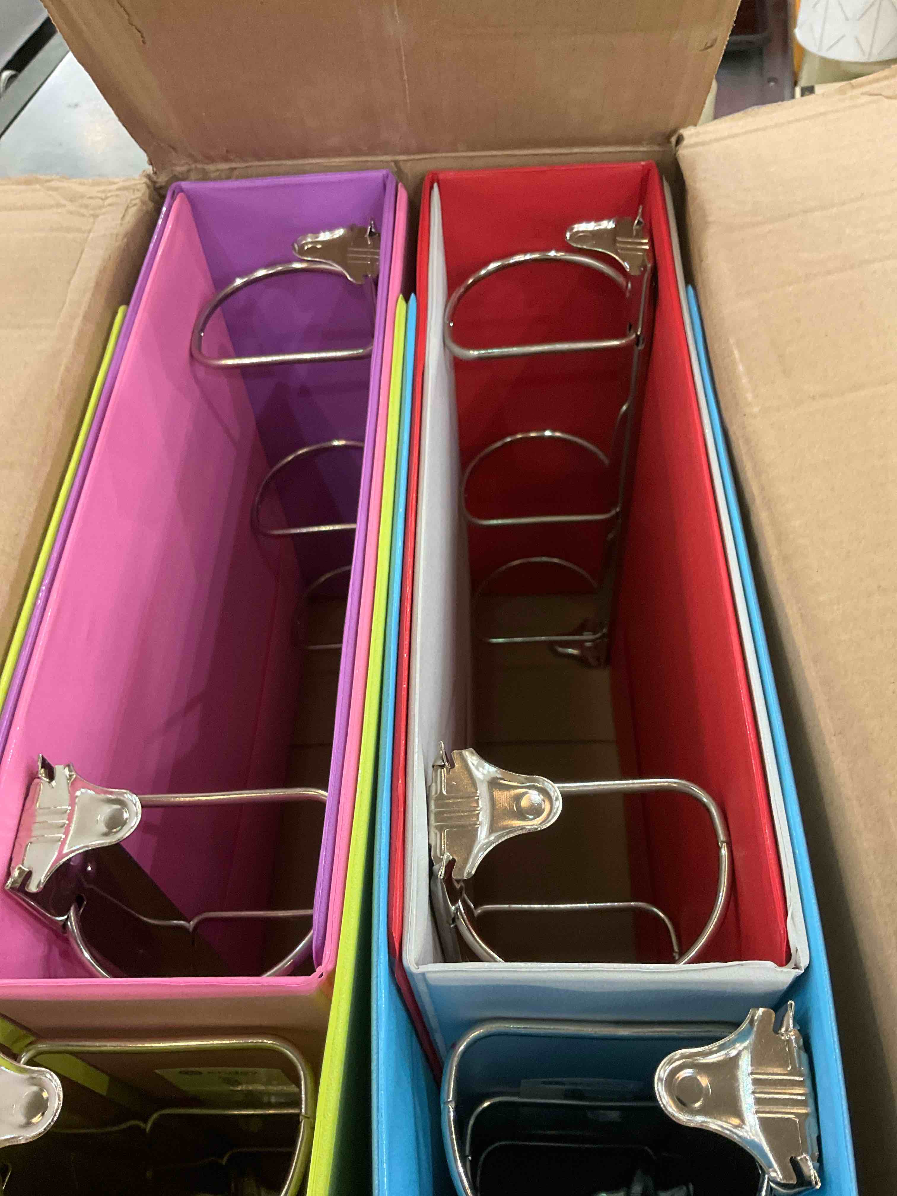 https://s3.amazonaws.com/lotting-images-prod/BargainHunt/EXS01320828_1712170782153.jpeg