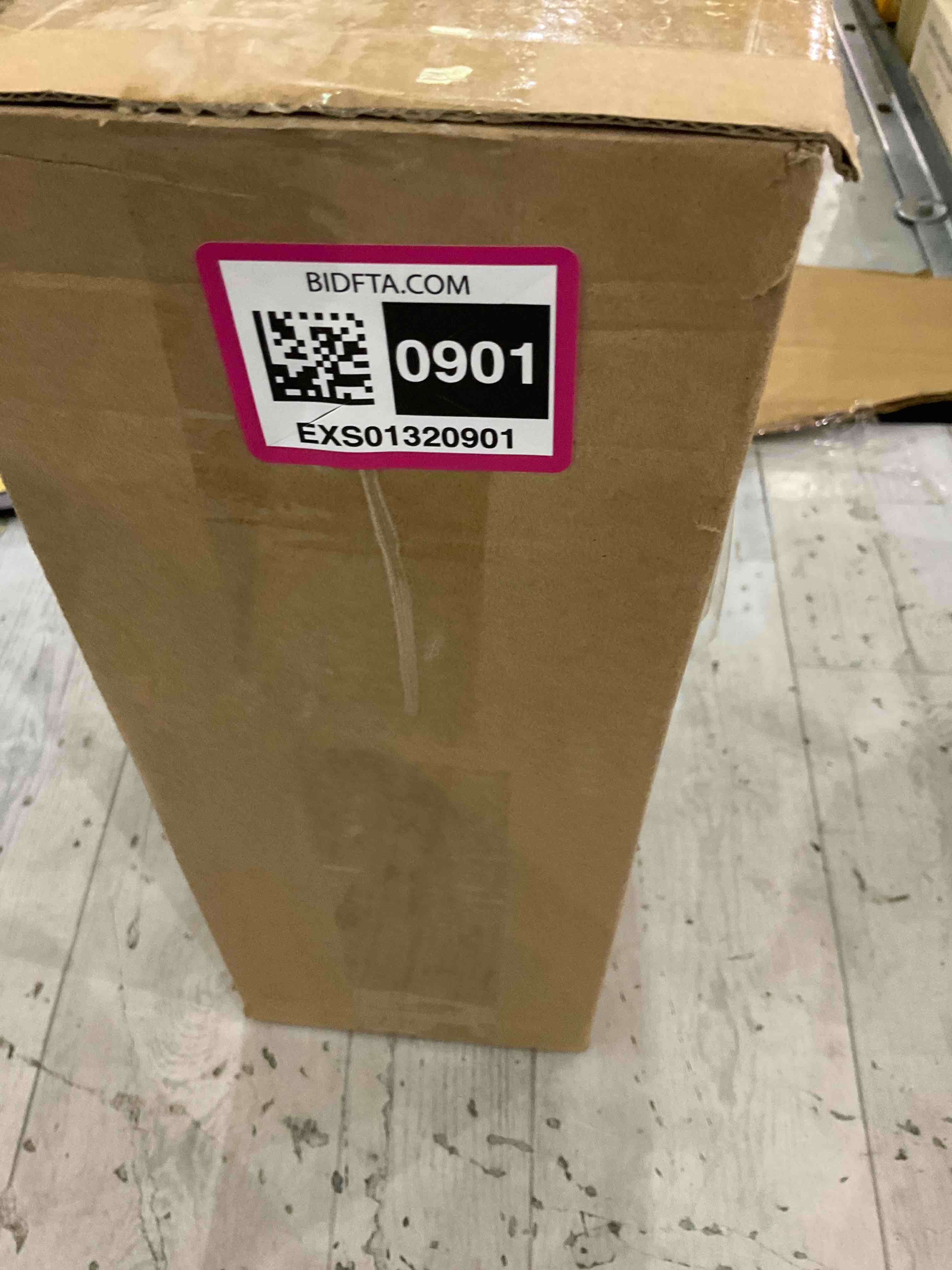 https://s3.amazonaws.com/lotting-images-prod/BargainHunt/EXS01320901_1712245611771.jpeg