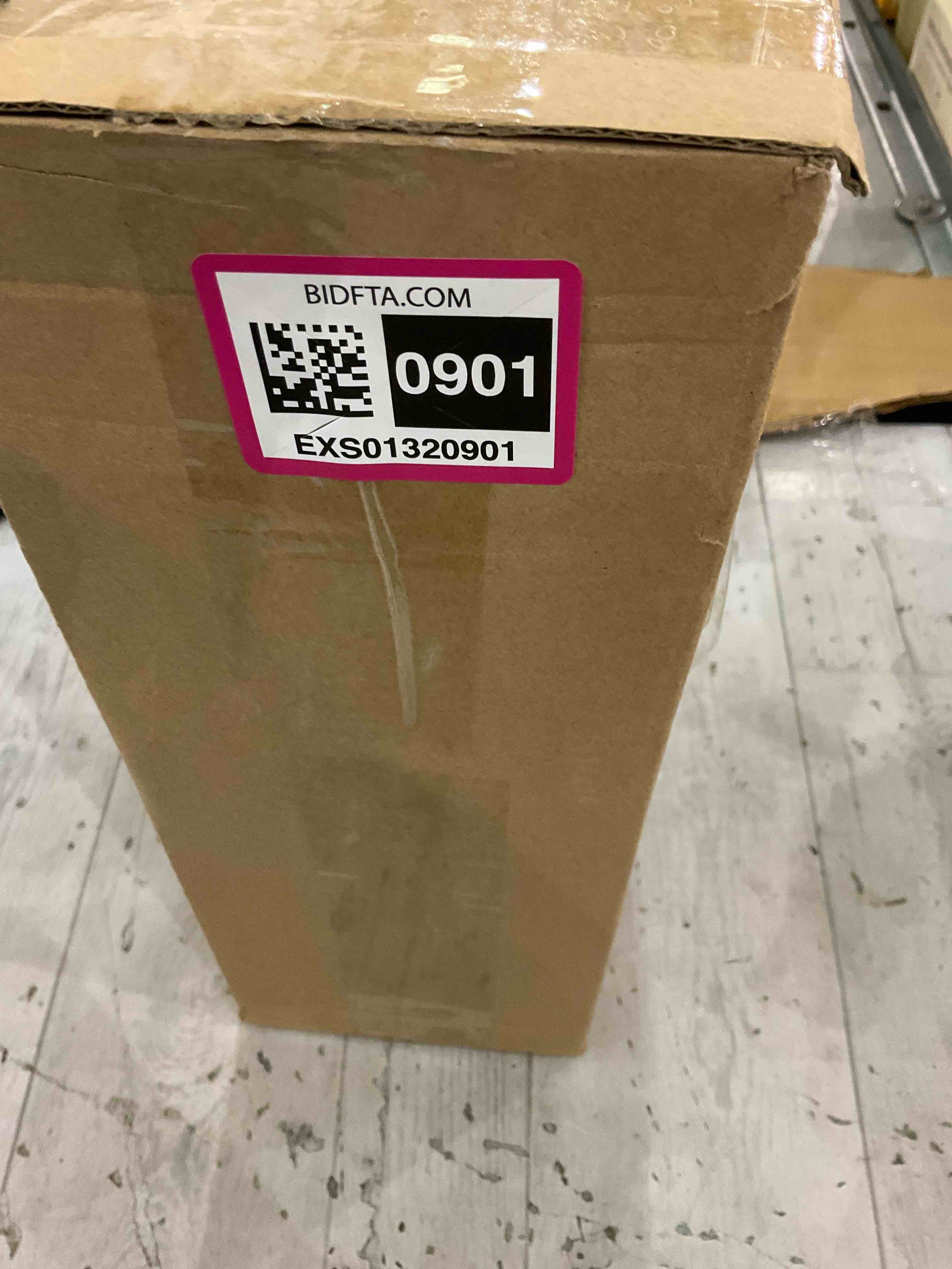 https://s3.amazonaws.com/lotting-images-prod/BargainHunt/EXS01320901_1712245612957.jpeg