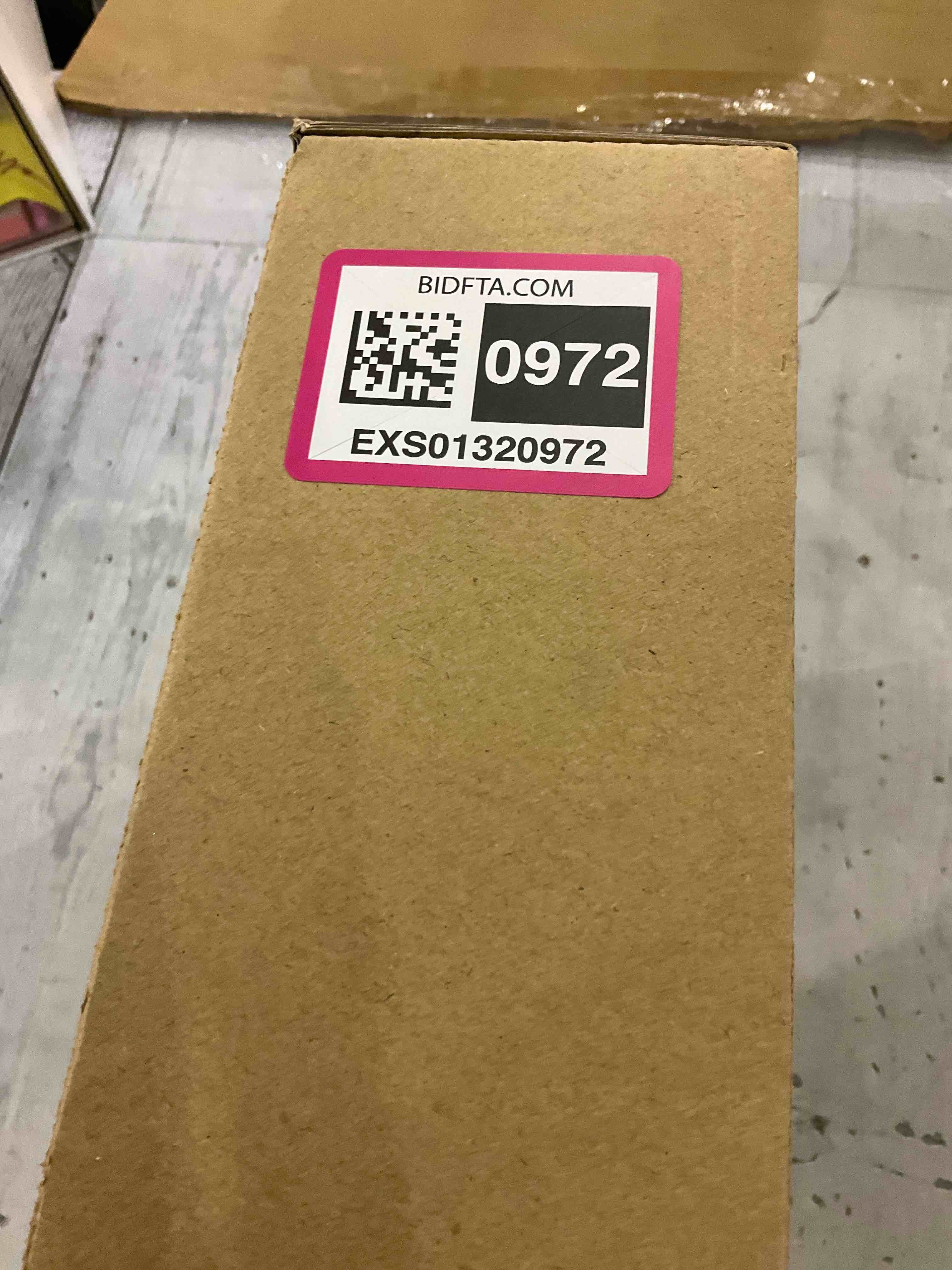 https://s3.amazonaws.com/lotting-images-prod/BargainHunt/EXS01320972_1712316763101.jpeg