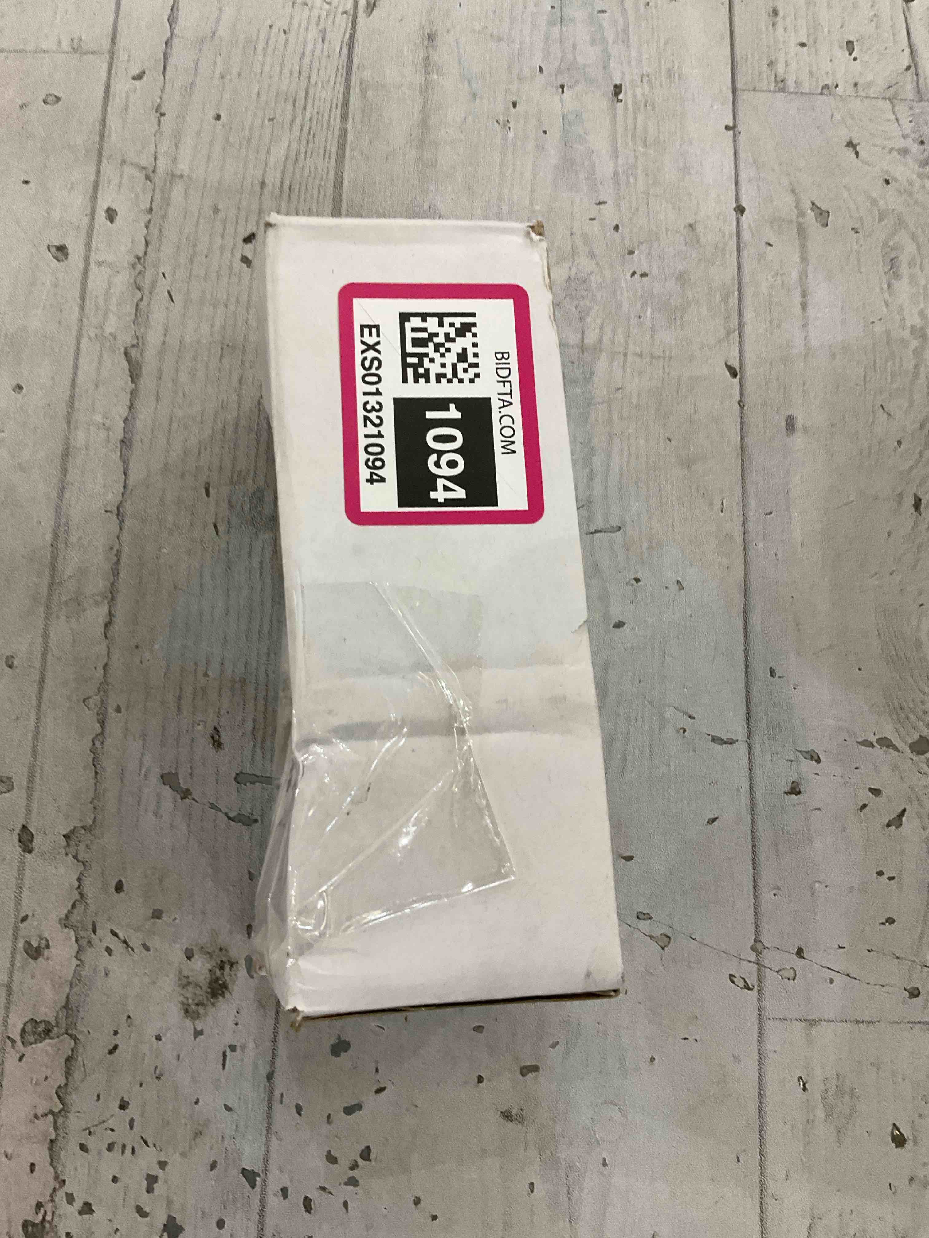 https://s3.amazonaws.com/lotting-images-prod/BargainHunt/EXS01321094_1711640509251.jpeg