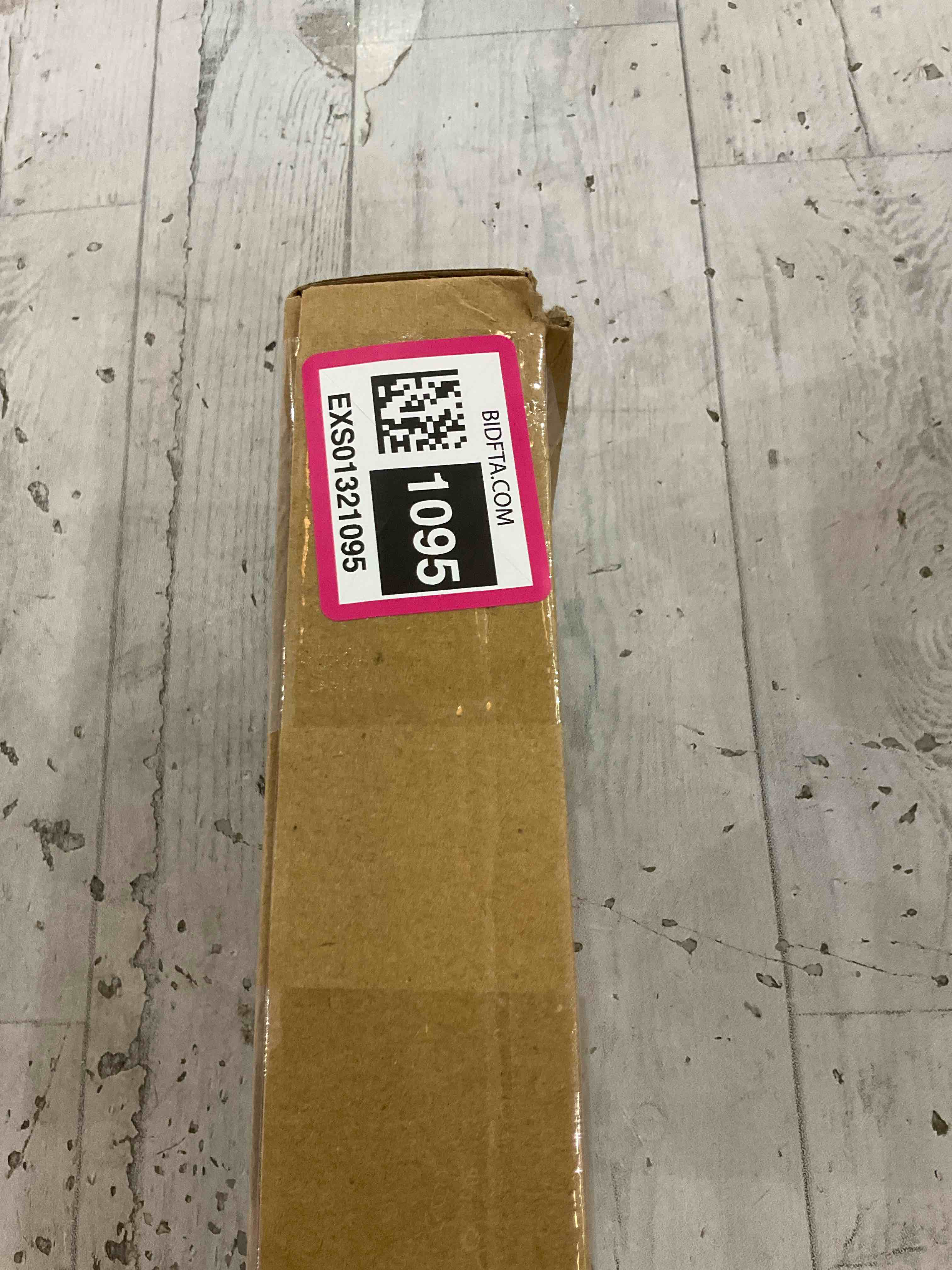 https://s3.amazonaws.com/lotting-images-prod/BargainHunt/EXS01321095_1711640605797.jpeg