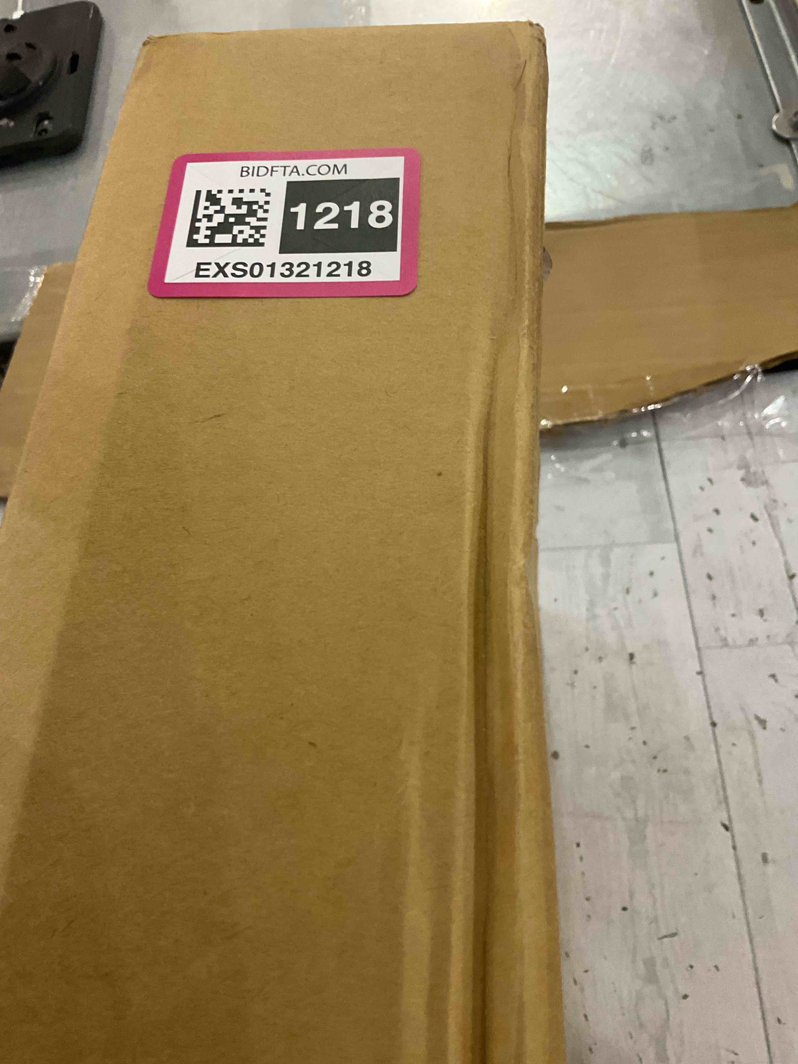 https://s3.amazonaws.com/lotting-images-prod/BargainHunt/EXS01321218_1711716449339.jpeg