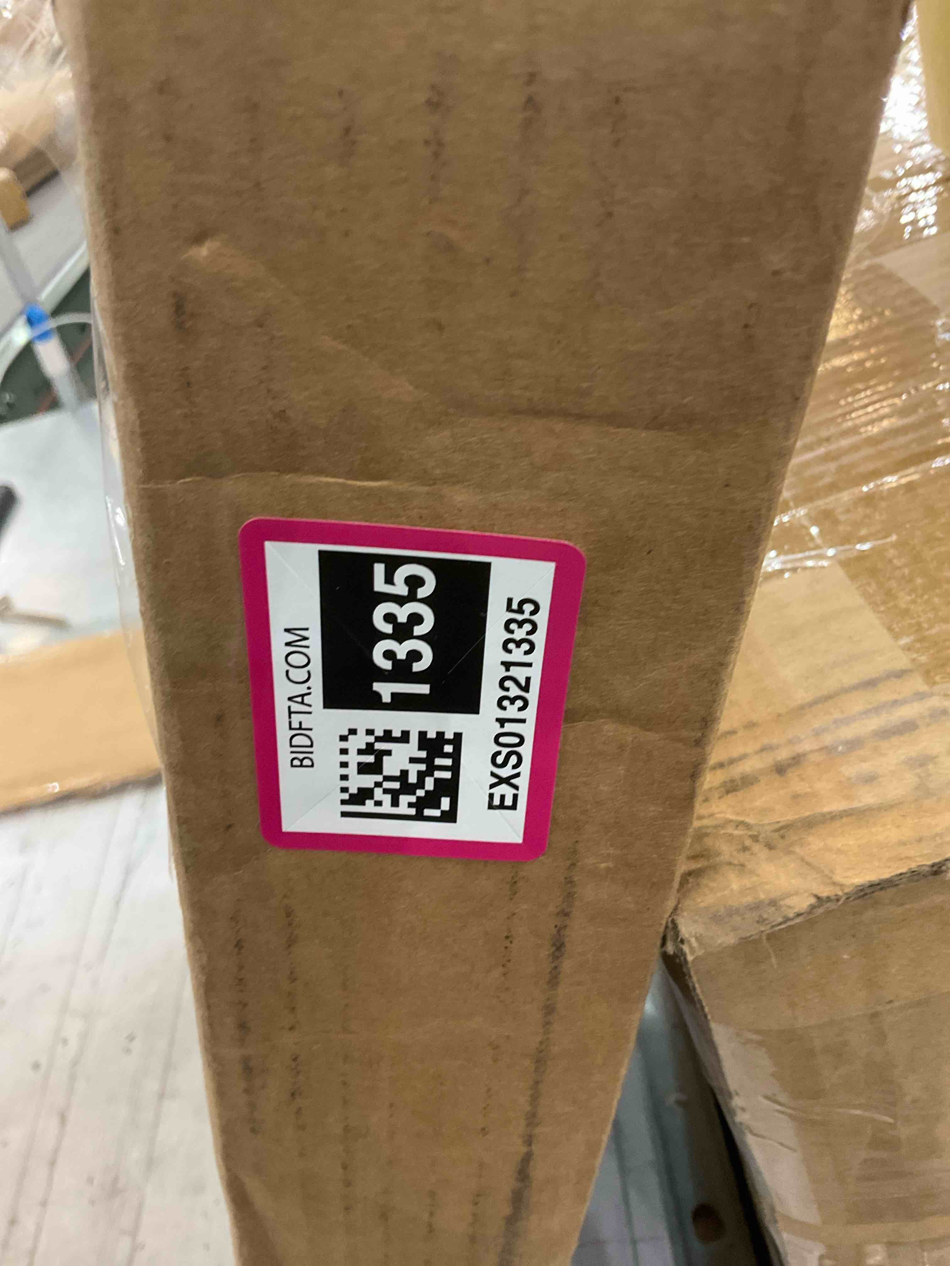 https://s3.amazonaws.com/lotting-images-prod/BargainHunt/EXS01321335_1711738232603.jpeg