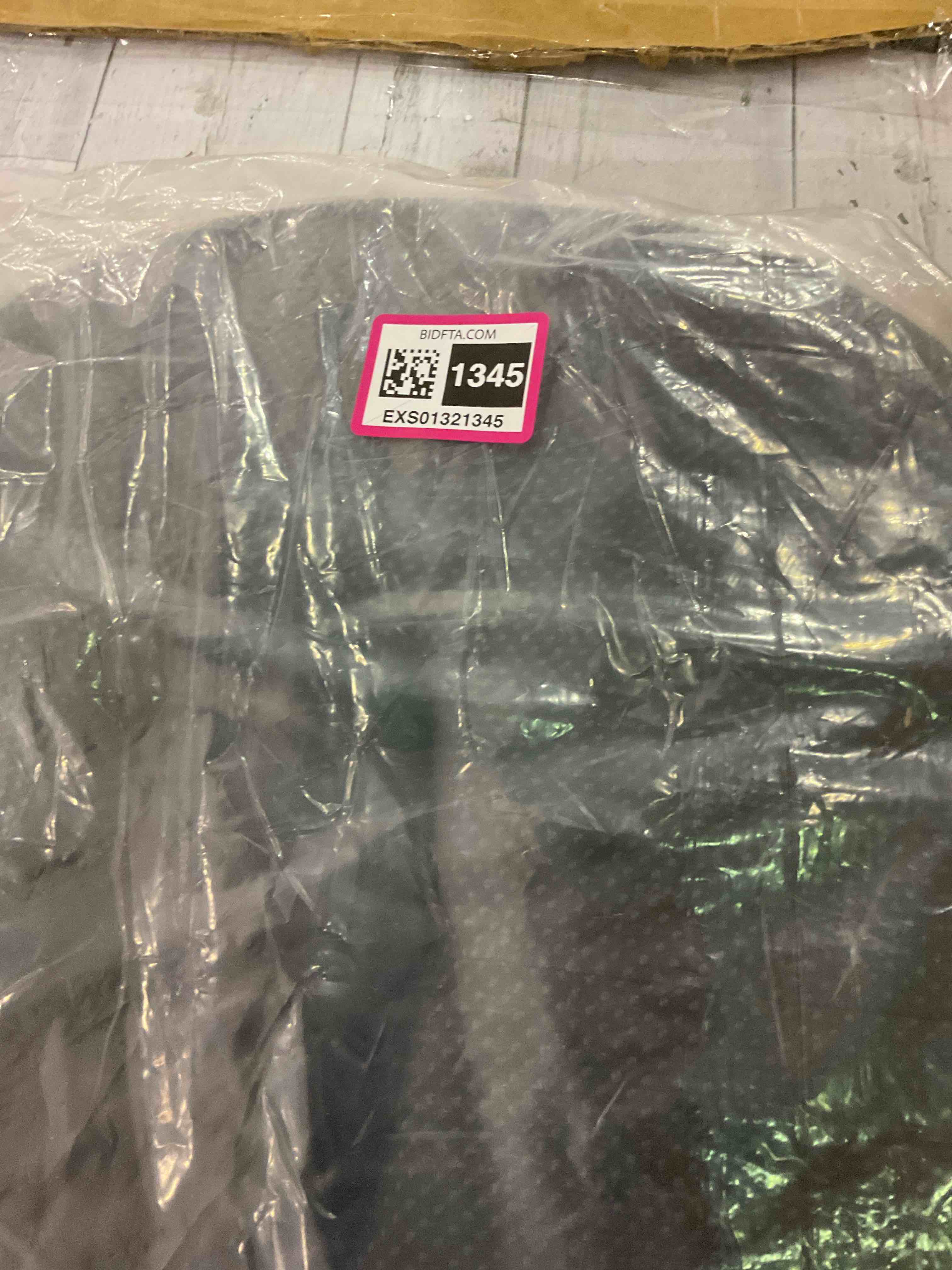 https://s3.amazonaws.com/lotting-images-prod/BargainHunt/EXS01321345_1711970188267.jpeg