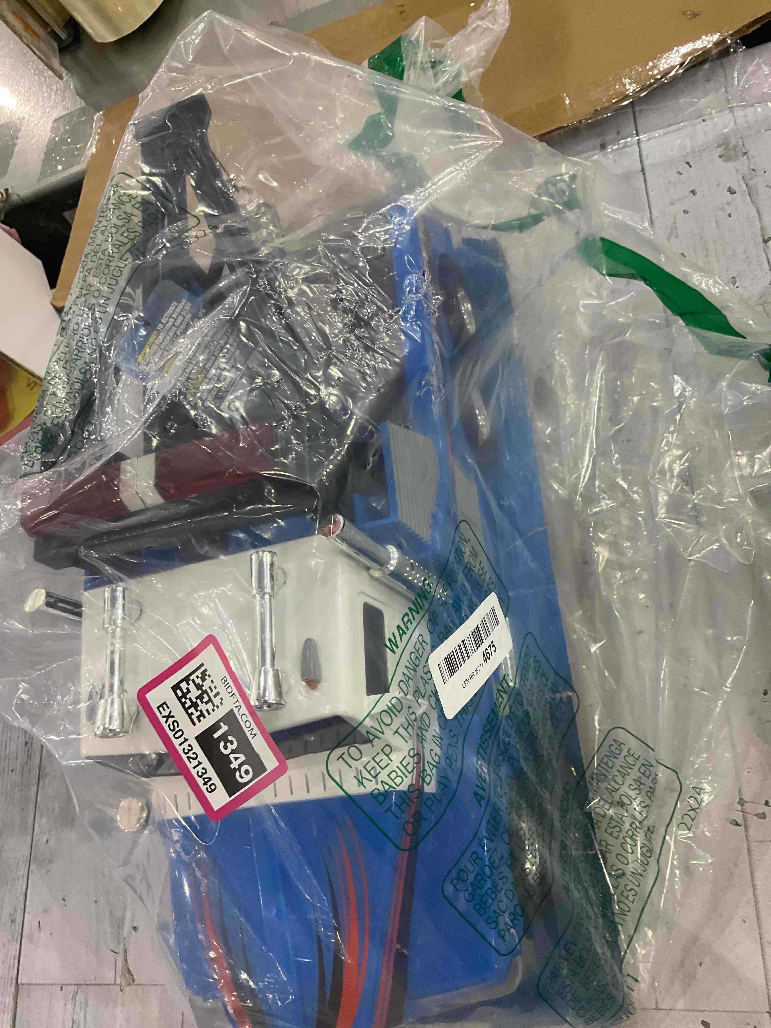 https://s3.amazonaws.com/lotting-images-prod/BargainHunt/EXS01321349_1711970485053.jpeg