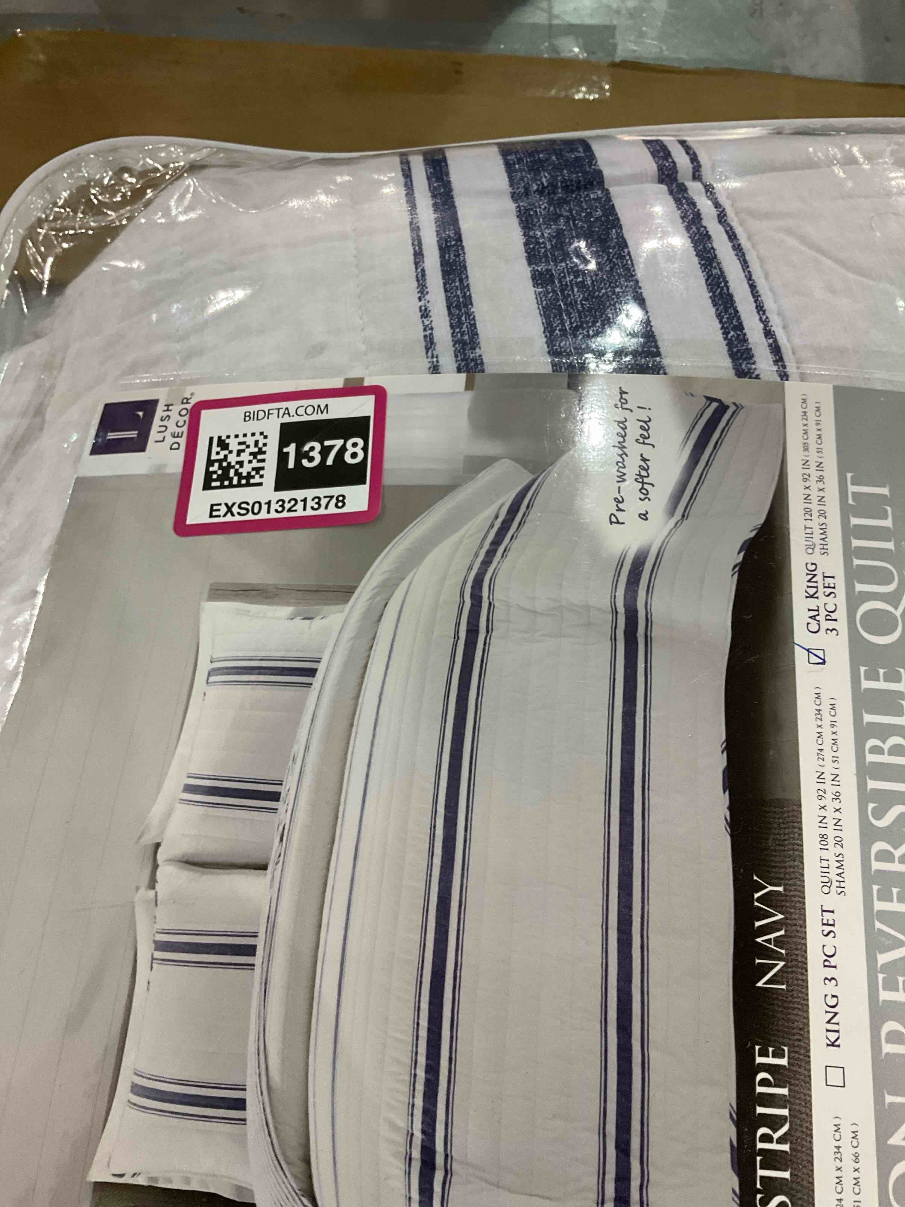 https://s3.amazonaws.com/lotting-images-prod/BargainHunt/EXS01321378_1711973109895.jpeg