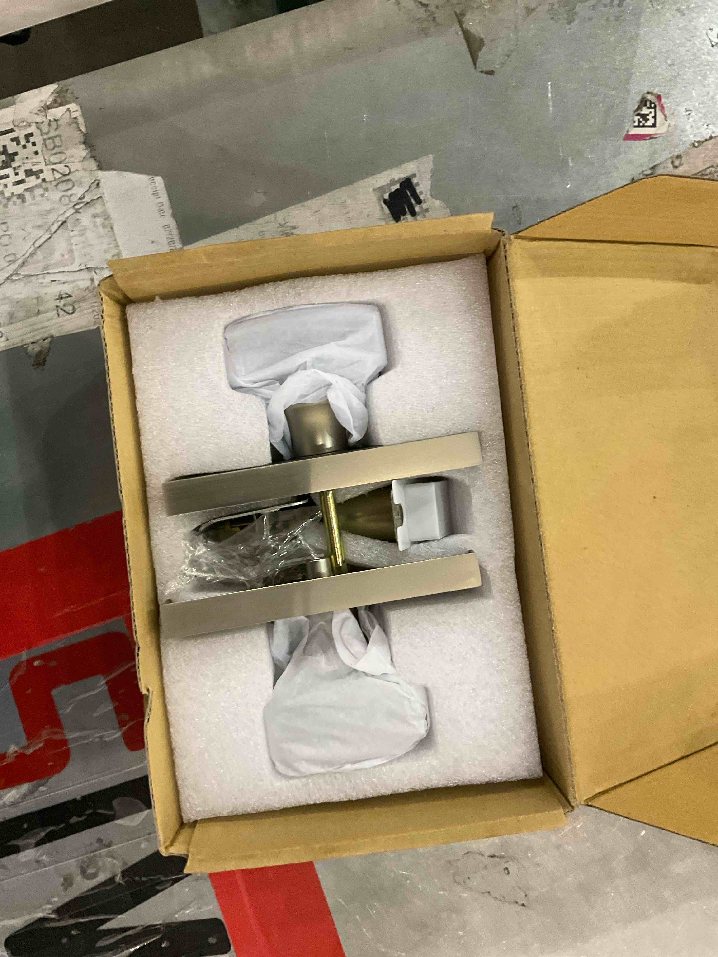 https://s3.amazonaws.com/lotting-images-prod/BargainHunt/EXS01321715_1712661947378.jpeg