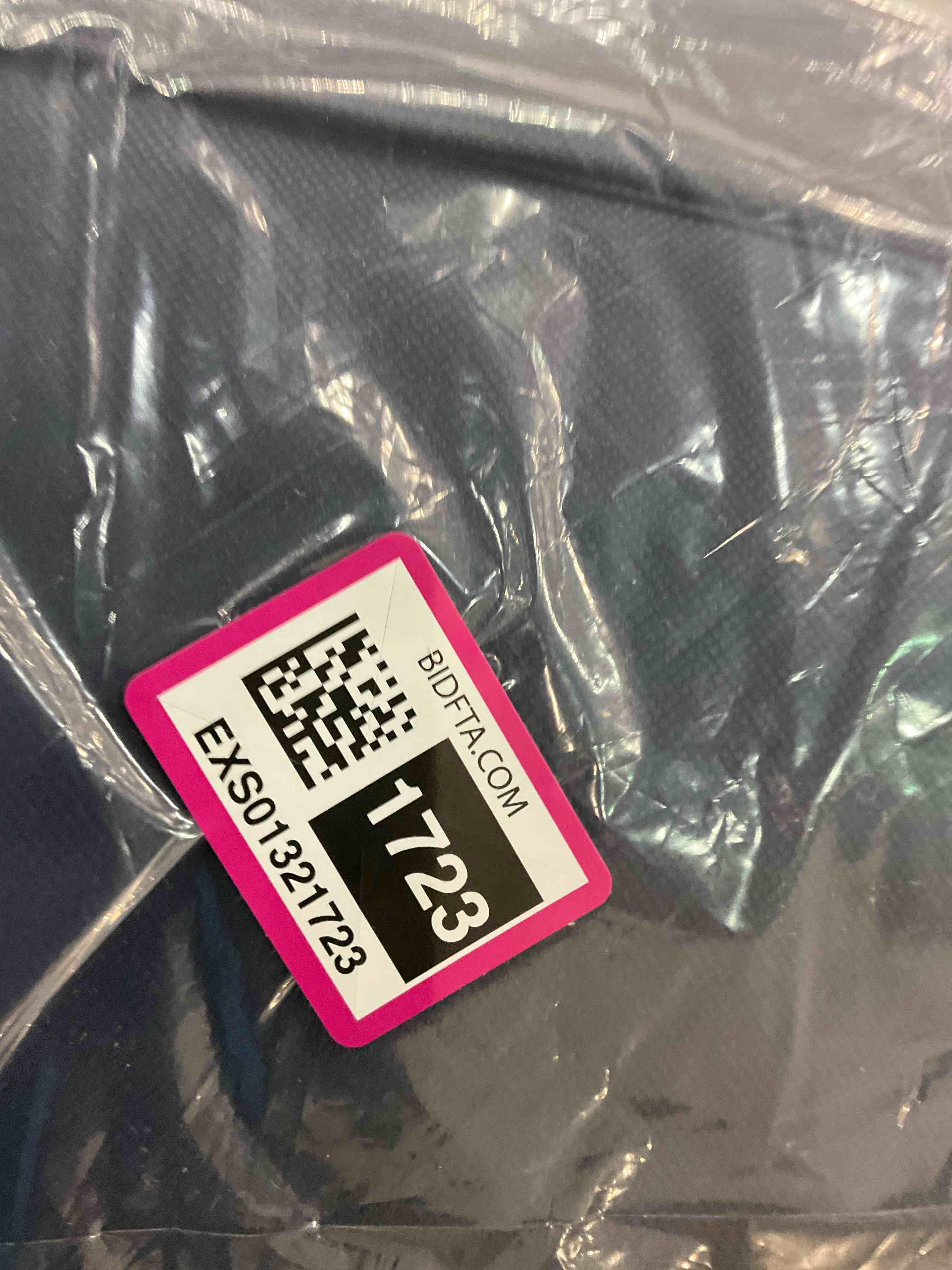 https://s3.amazonaws.com/lotting-images-prod/BargainHunt/EXS01321723_1712748522564.jpeg