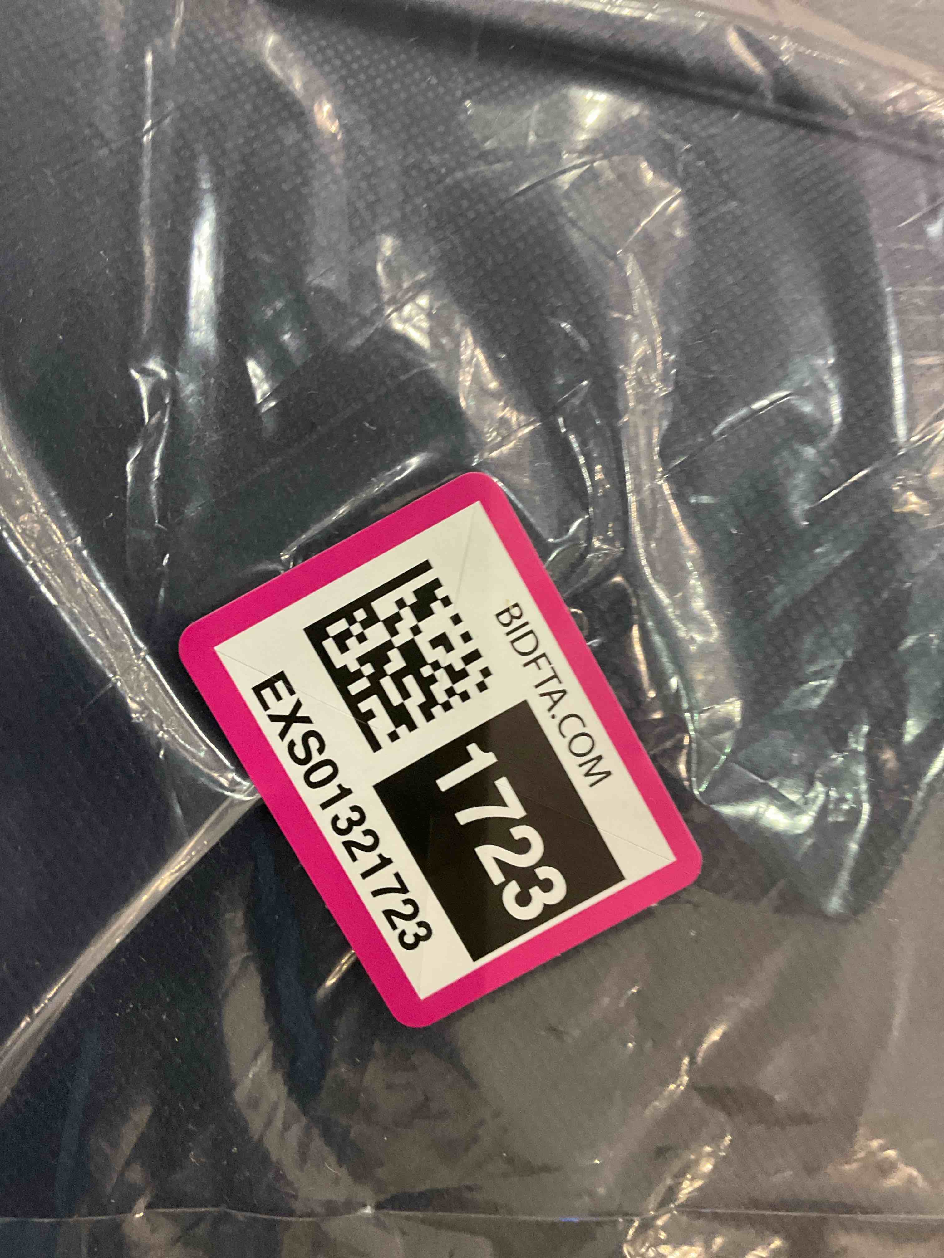 https://s3.amazonaws.com/lotting-images-prod/BargainHunt/EXS01321723_1712748523607.jpeg