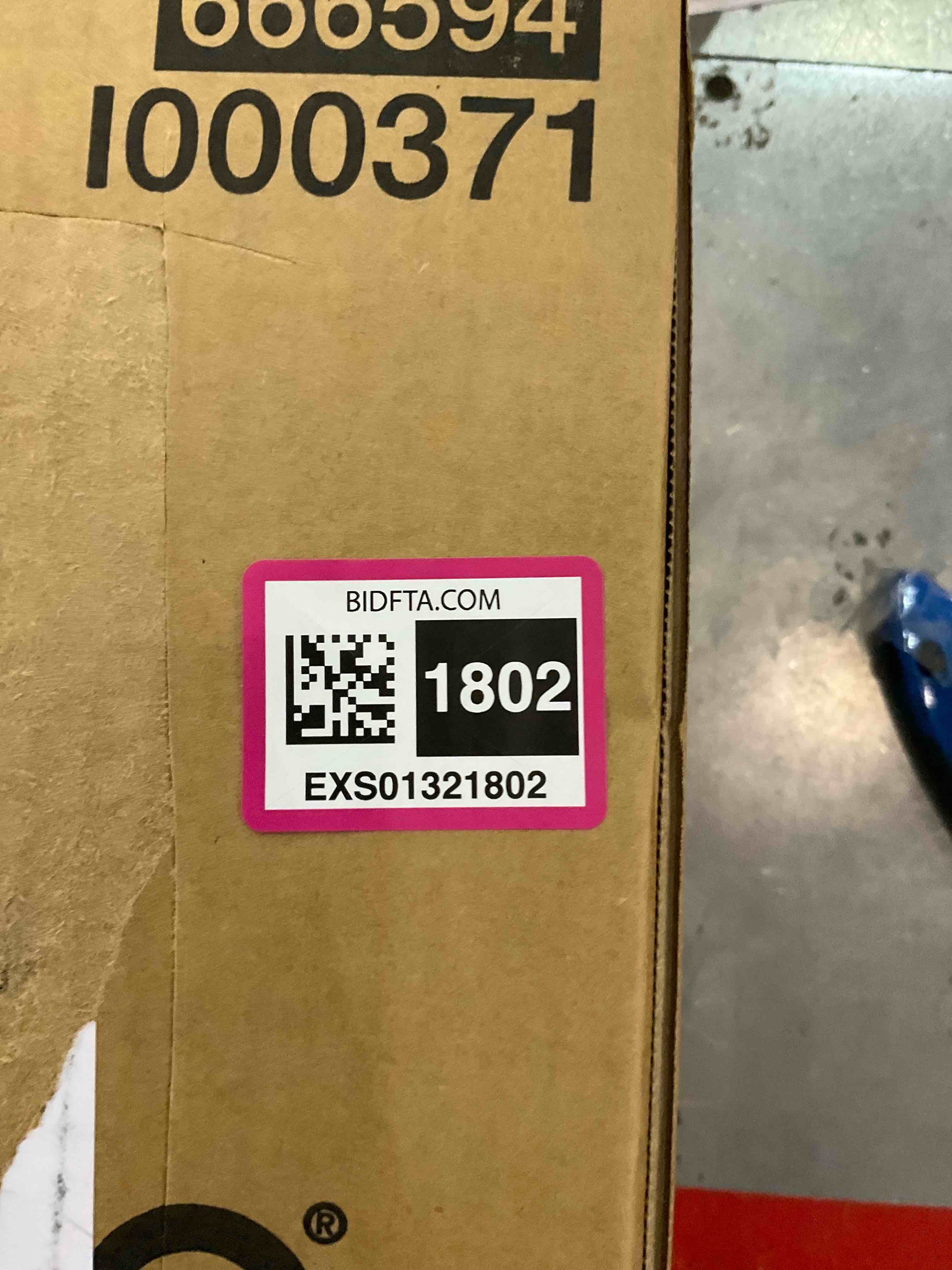 https://s3.amazonaws.com/lotting-images-prod/BargainHunt/EXS01321802_1712757889344.jpeg