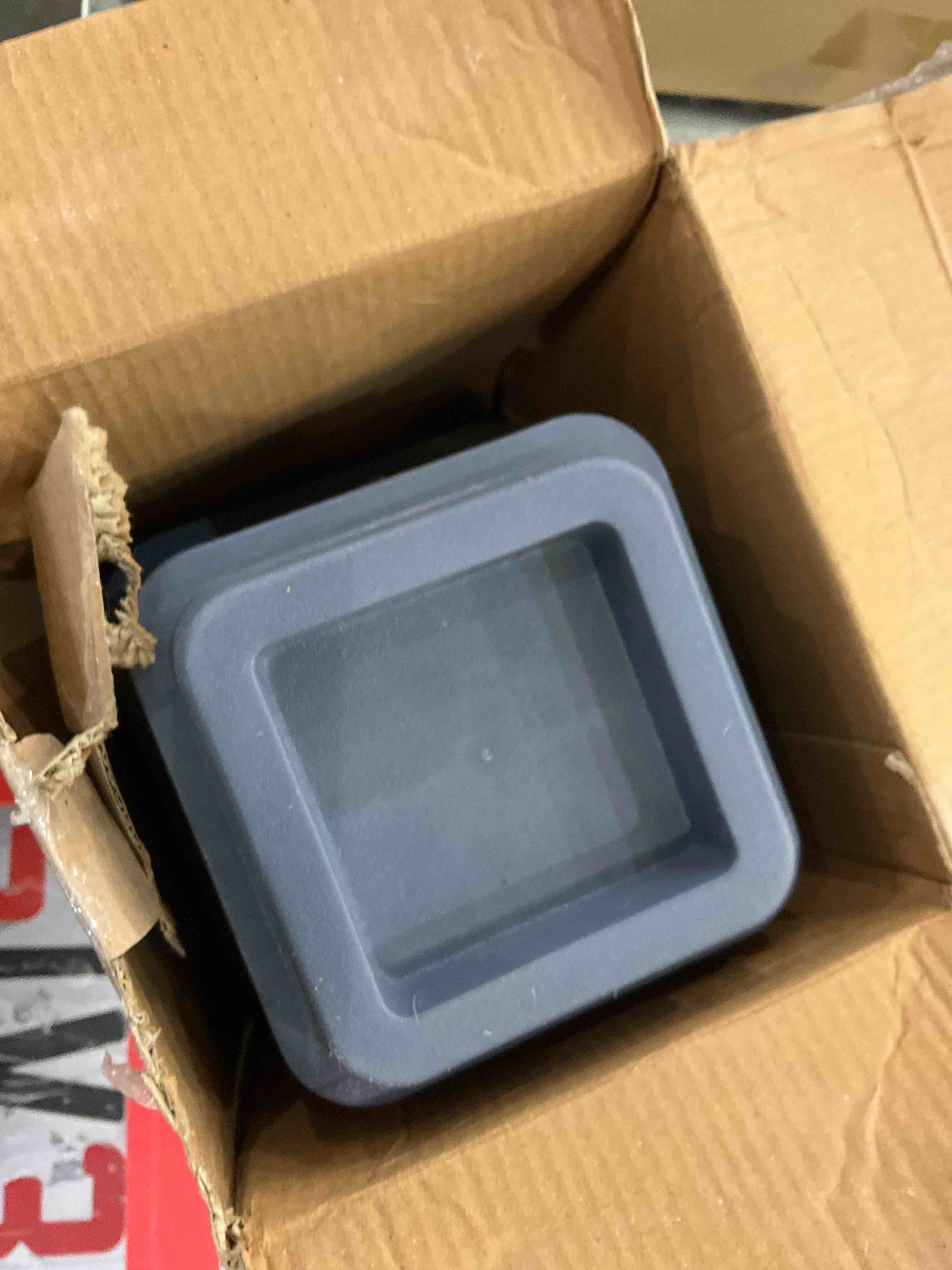 https://s3.amazonaws.com/lotting-images-prod/BargainHunt/EXS01321827_1712760380173.jpeg