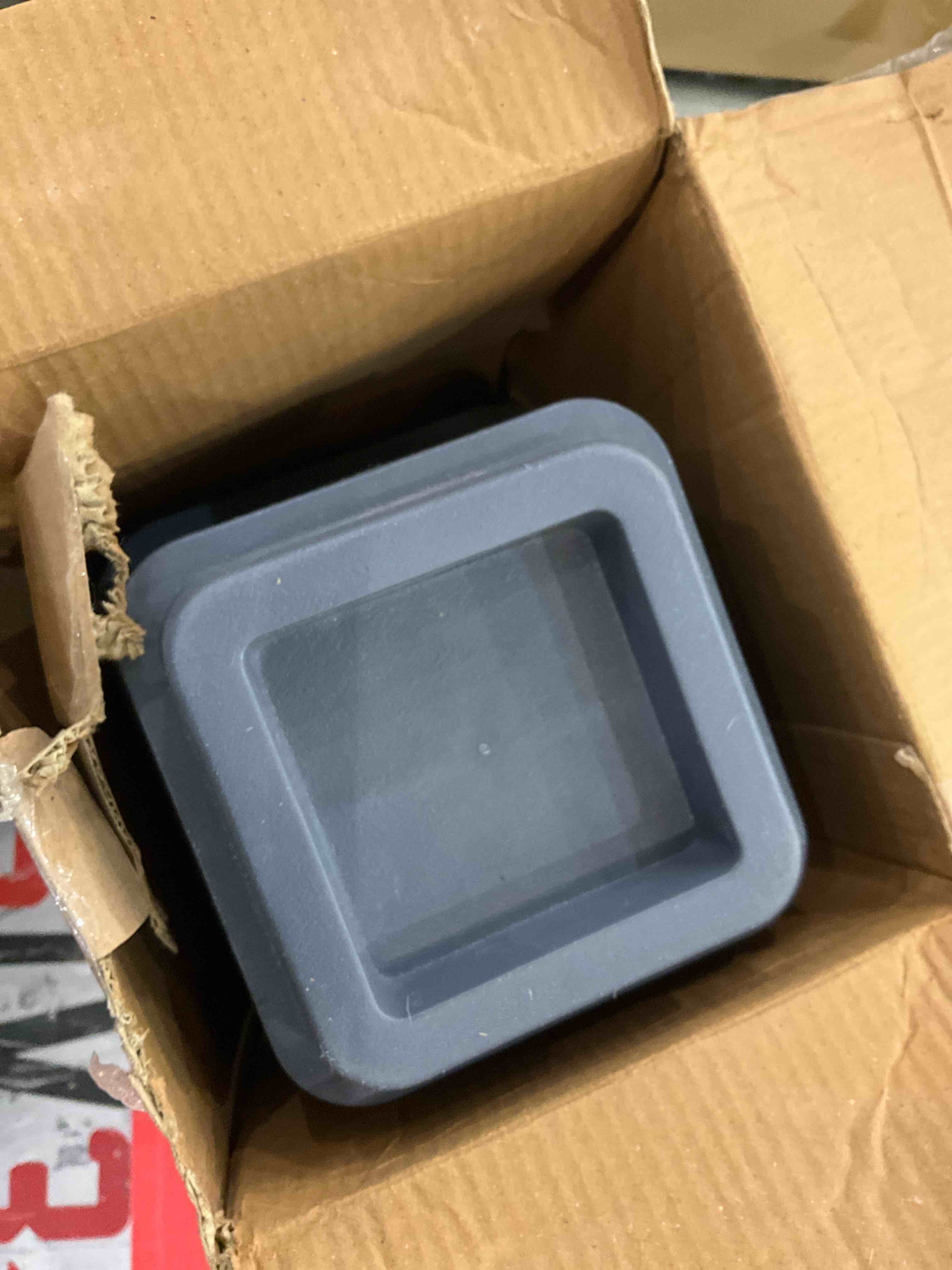 https://s3.amazonaws.com/lotting-images-prod/BargainHunt/EXS01321827_1712760381206.jpeg