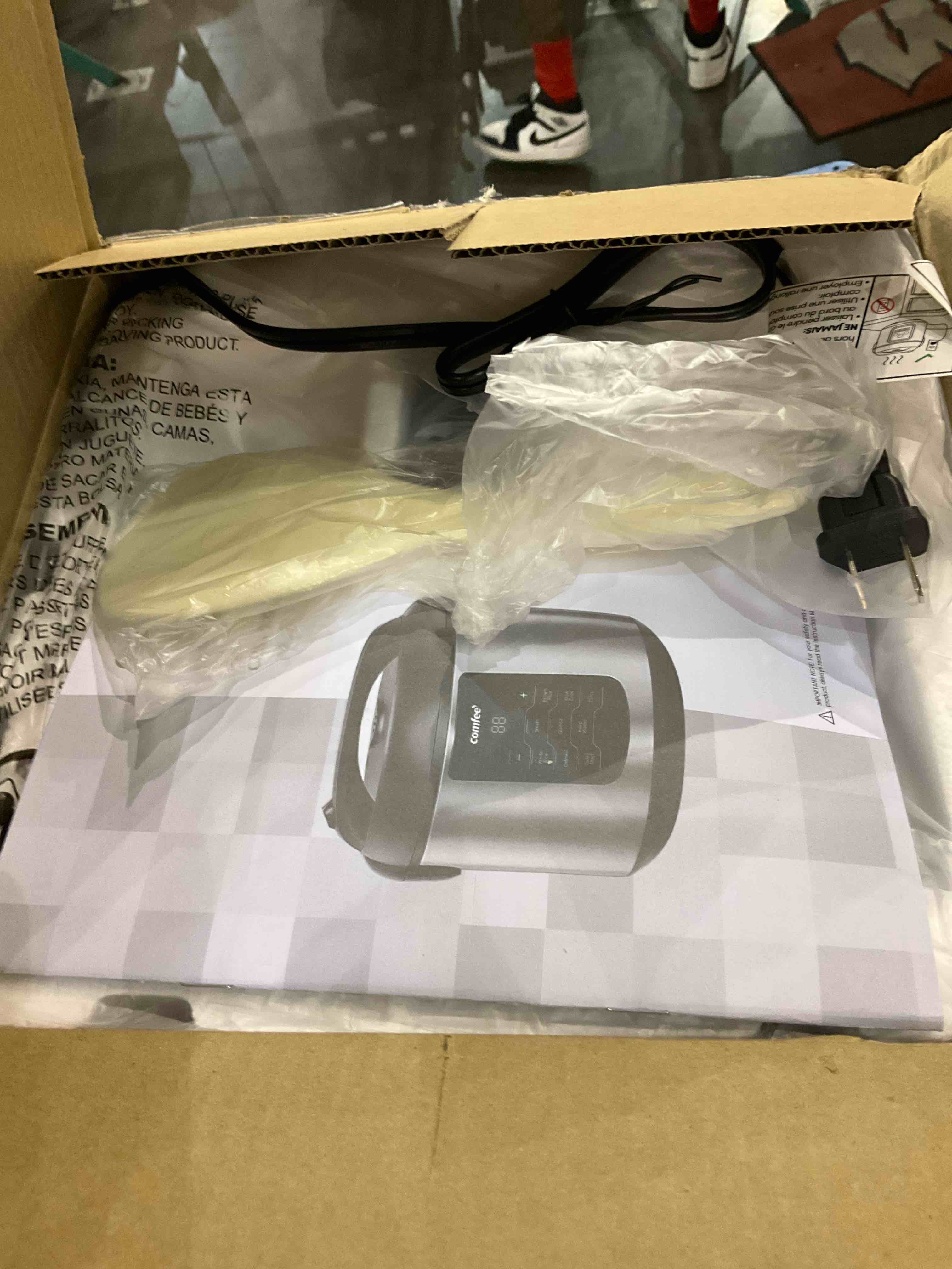 https://s3.amazonaws.com/lotting-images-prod/BargainHunt/EXS01322056_1711971735290.jpeg