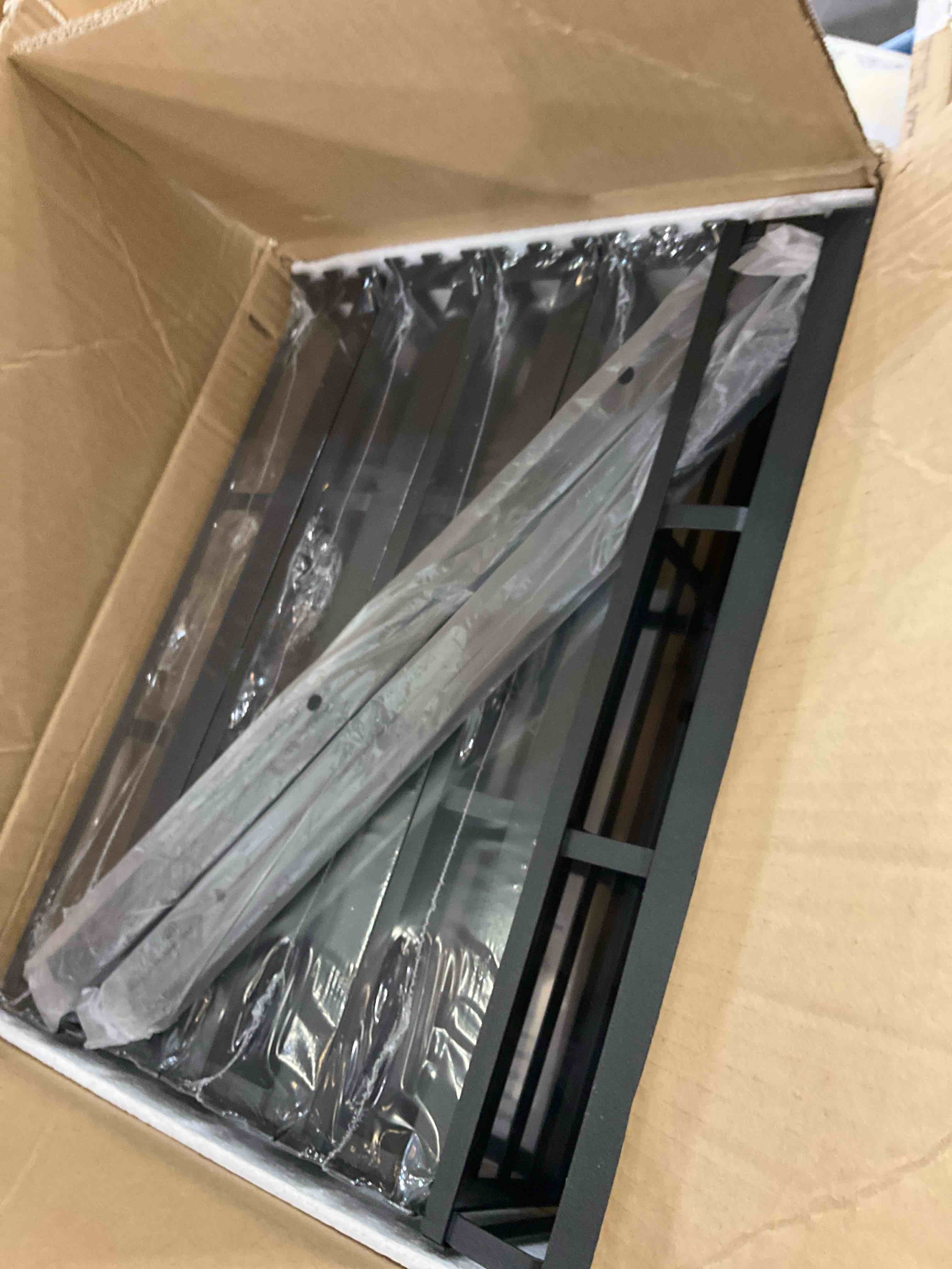 https://s3.amazonaws.com/lotting-images-prod/BargainHunt/EXS01322330_1712257980779.jpeg