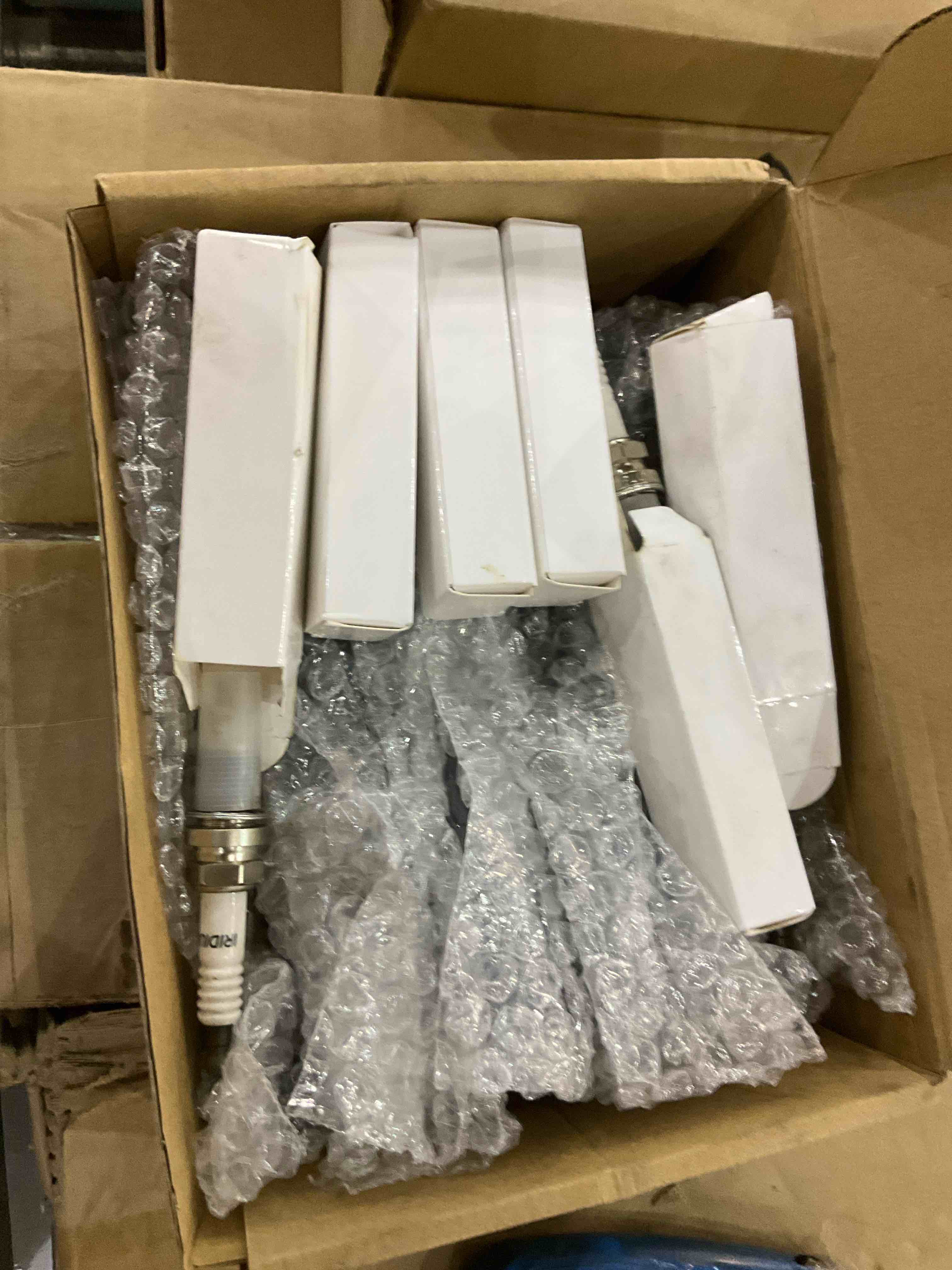 https://s3.amazonaws.com/lotting-images-prod/BargainHunt/EXS01322439_1712662589722.jpeg
